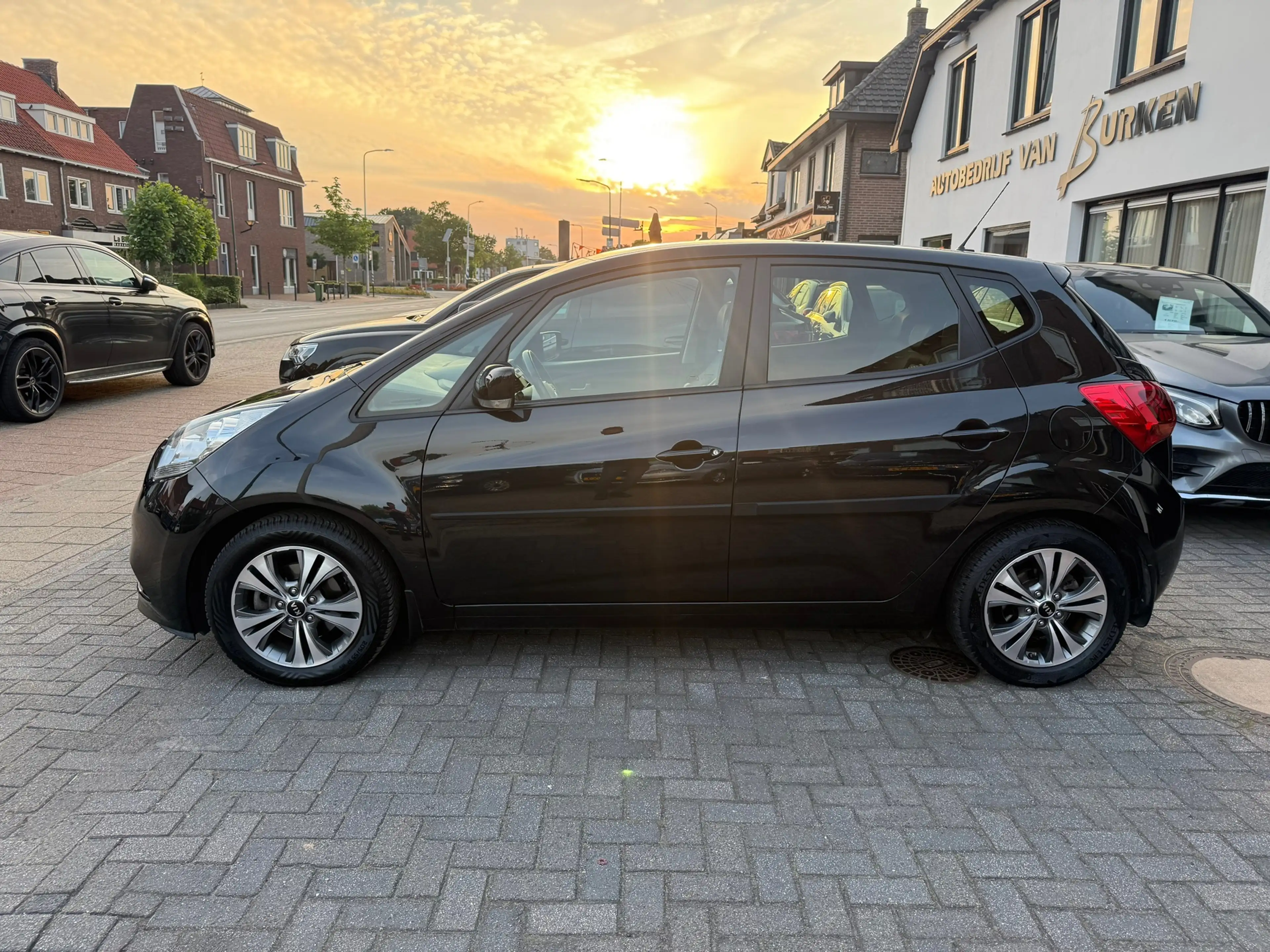 Kia Venga 1.4 CVVT Edition, Schuif/kanteldak, Achteruitrijca — photo 4