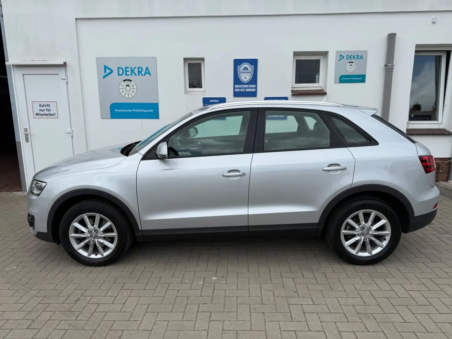 Audi Q3 2.0 TDI*XENON*NAVI*PDC* Plateado - 2