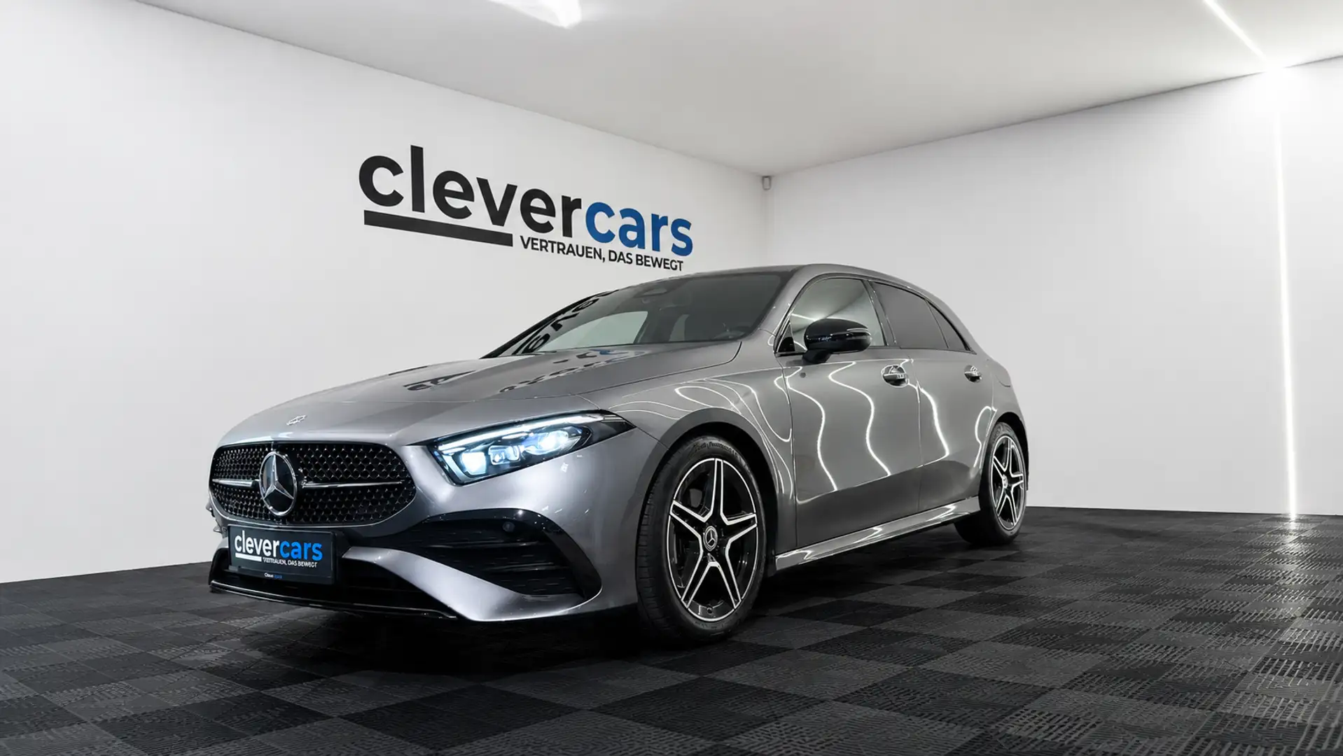 Mercedes-Benz A 180 Mercedes Benz A-Klasse 180 d AMG Line (EURO 6e) Grau - 1