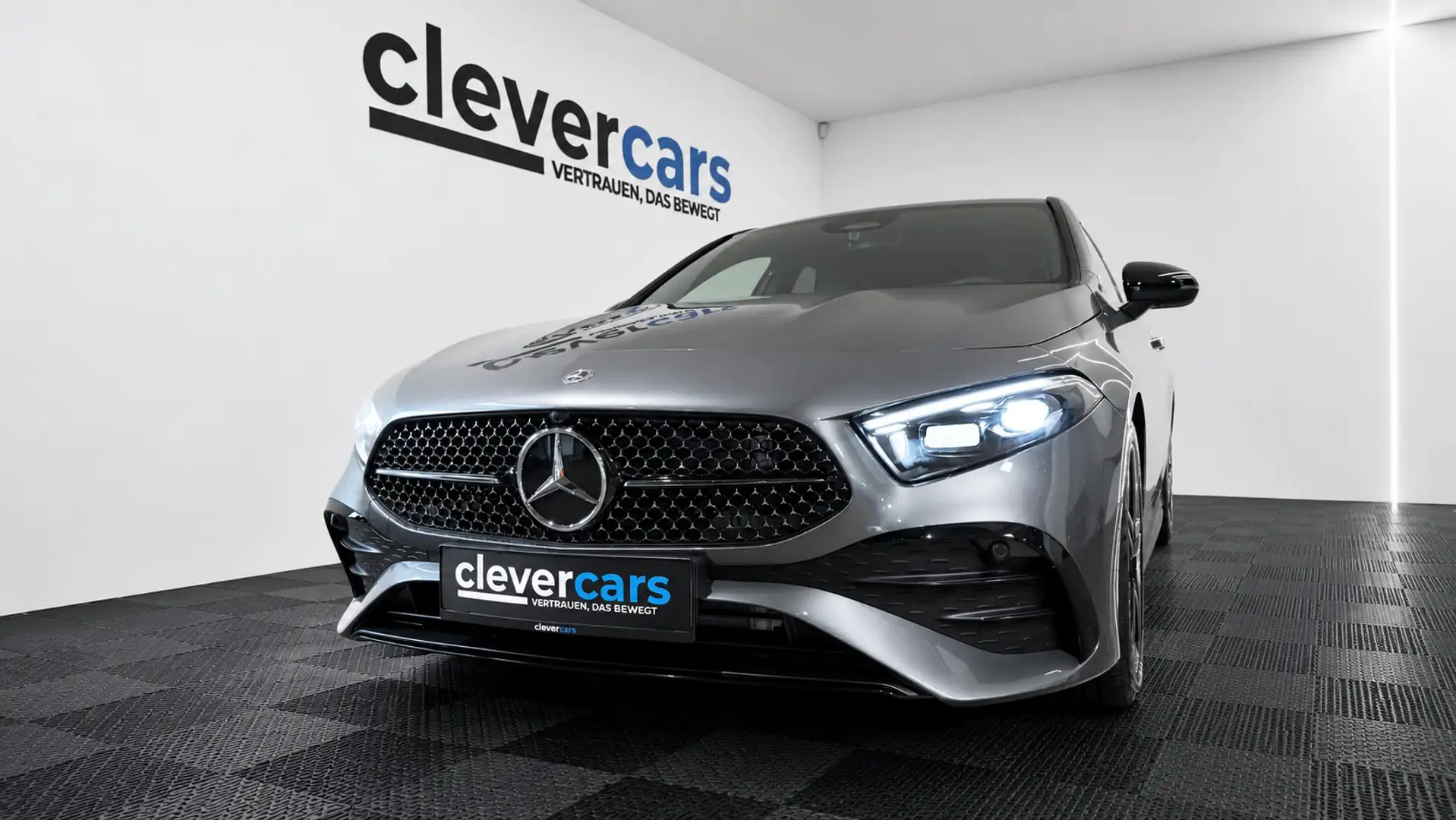 Mercedes-Benz A 180 Mercedes Benz A-Klasse 180 d AMG Line (EURO 6e) Grau - 2