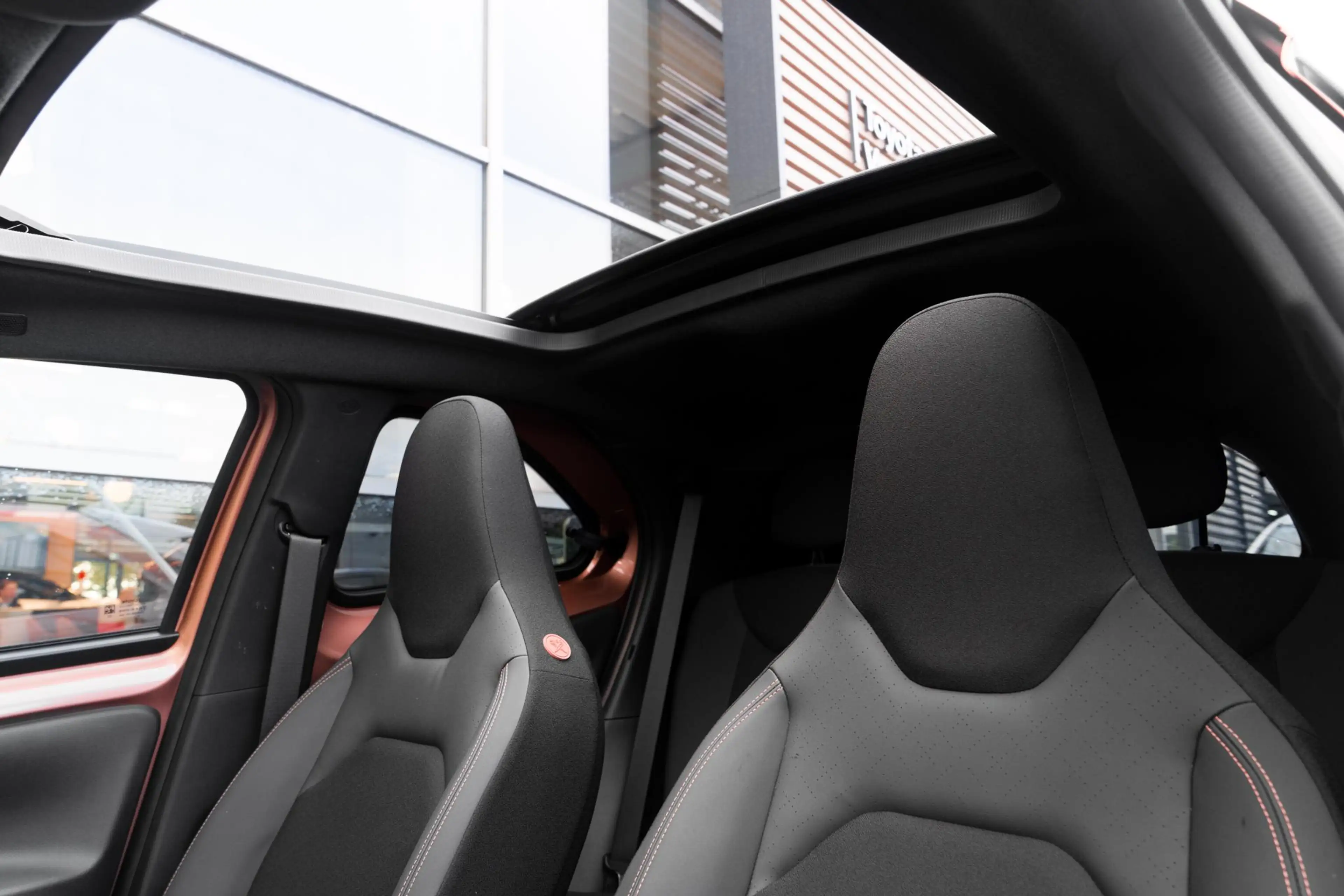 Toyota Aygo X Hybrid 115 envy — photo 12