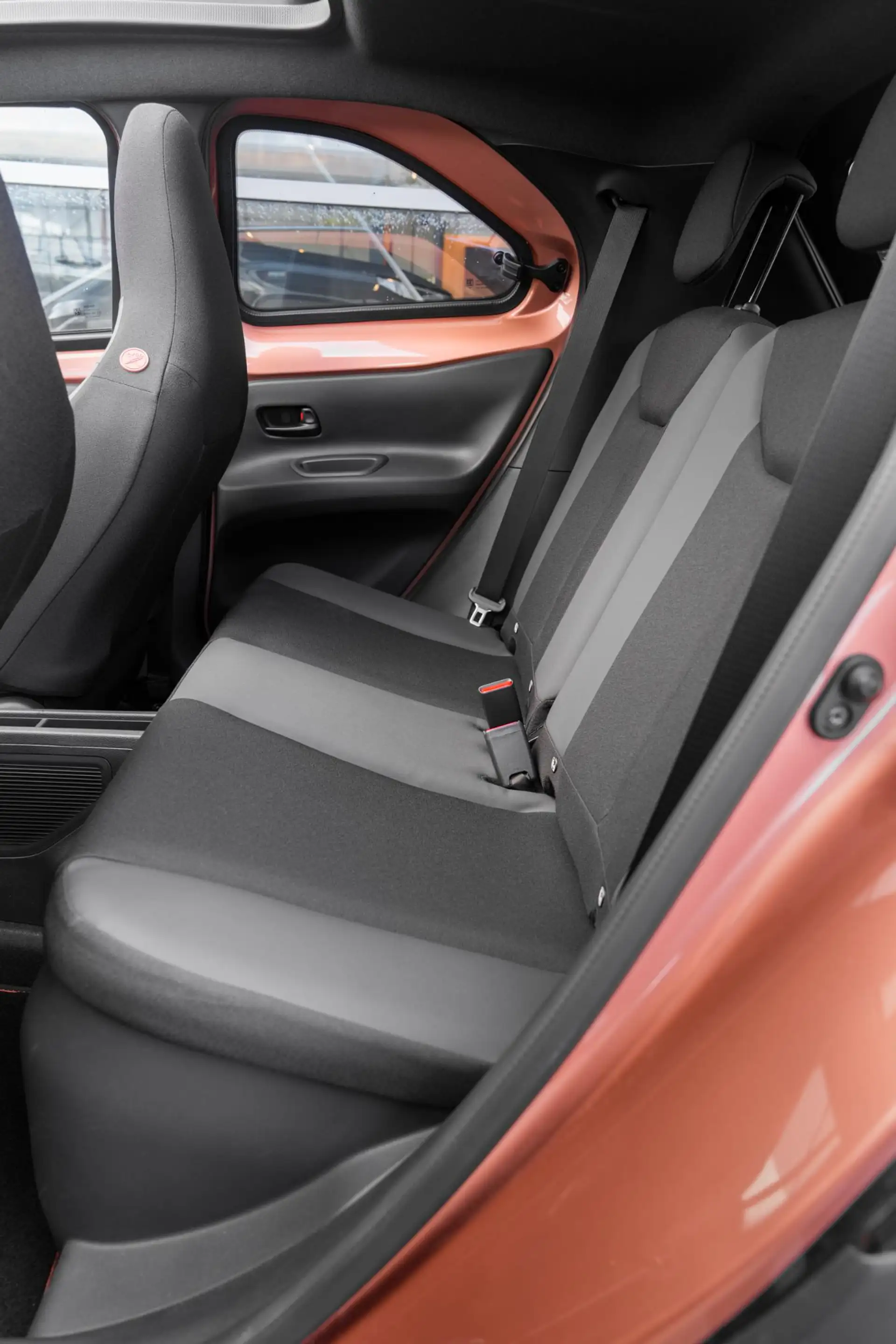 Toyota Aygo X Hybrid 115 envy — photo 15
