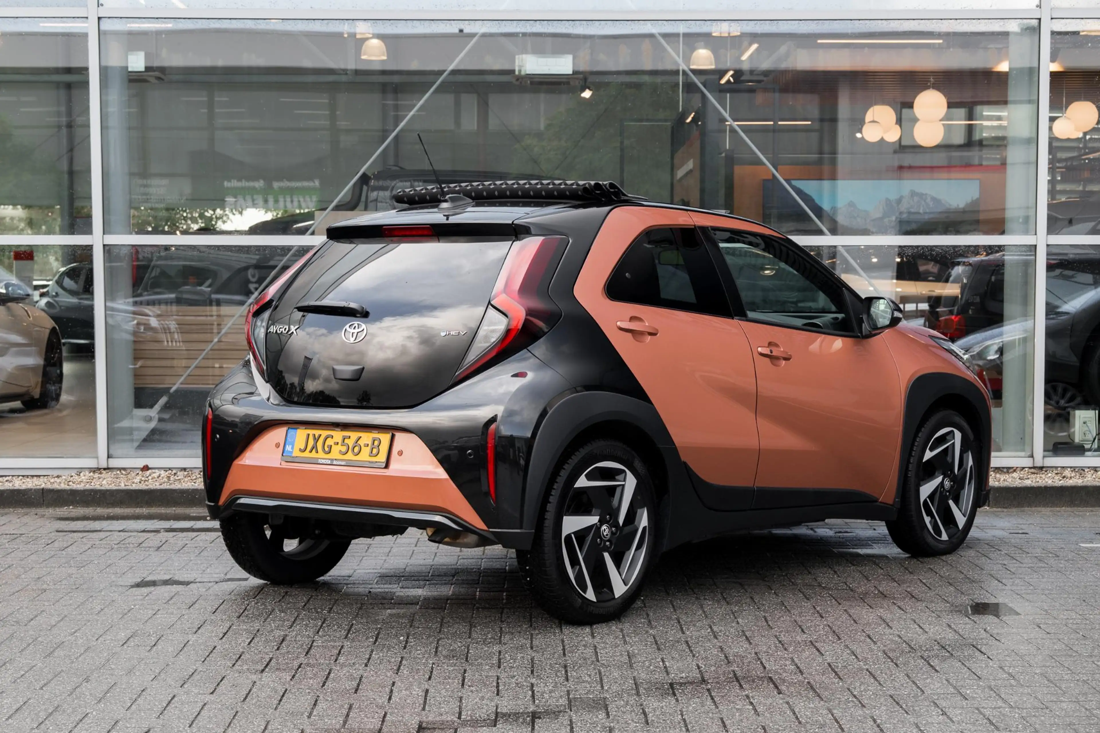 Toyota Aygo X Hybrid 115 envy — photo 2