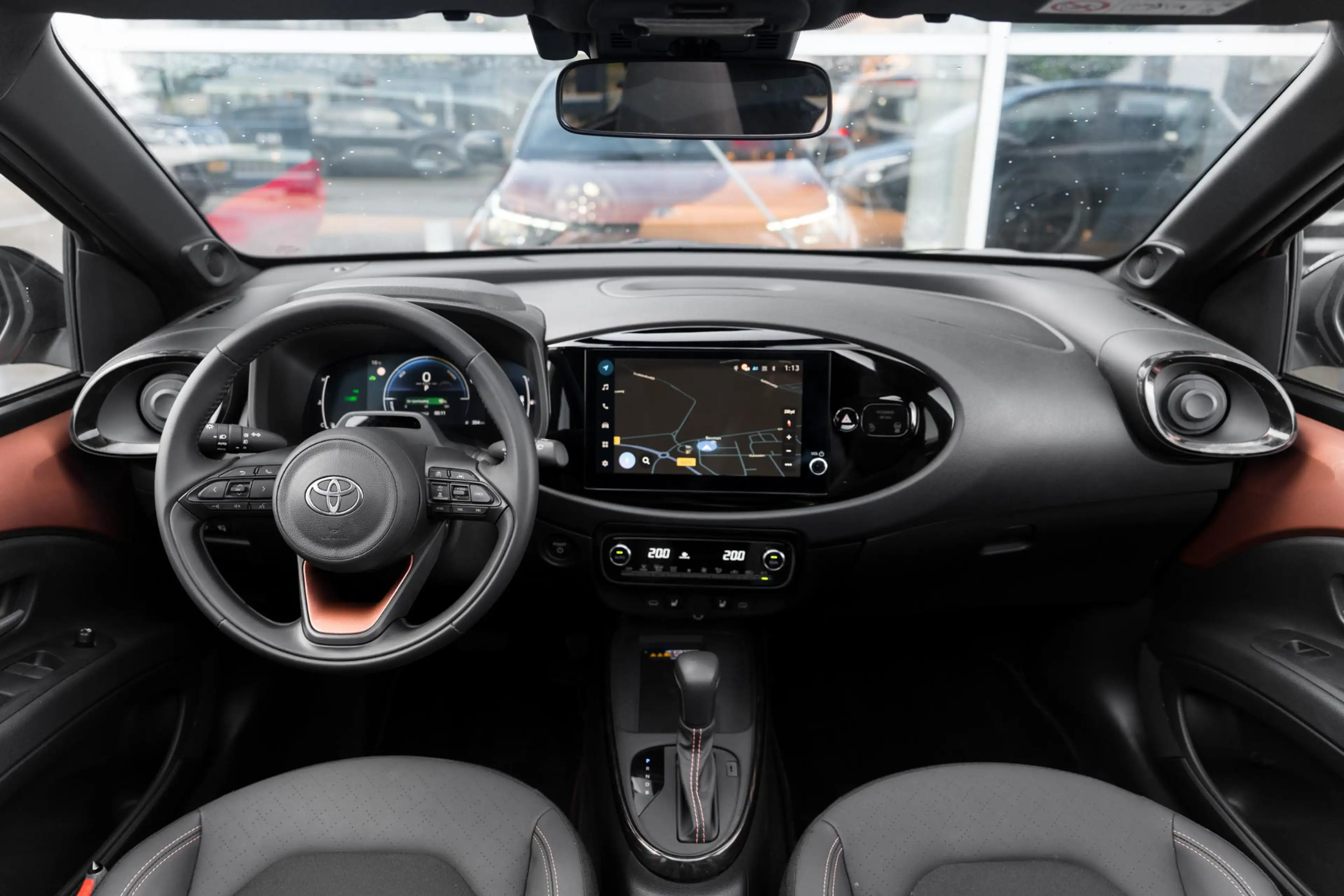 Toyota Aygo X Hybrid 115 envy — photo 4