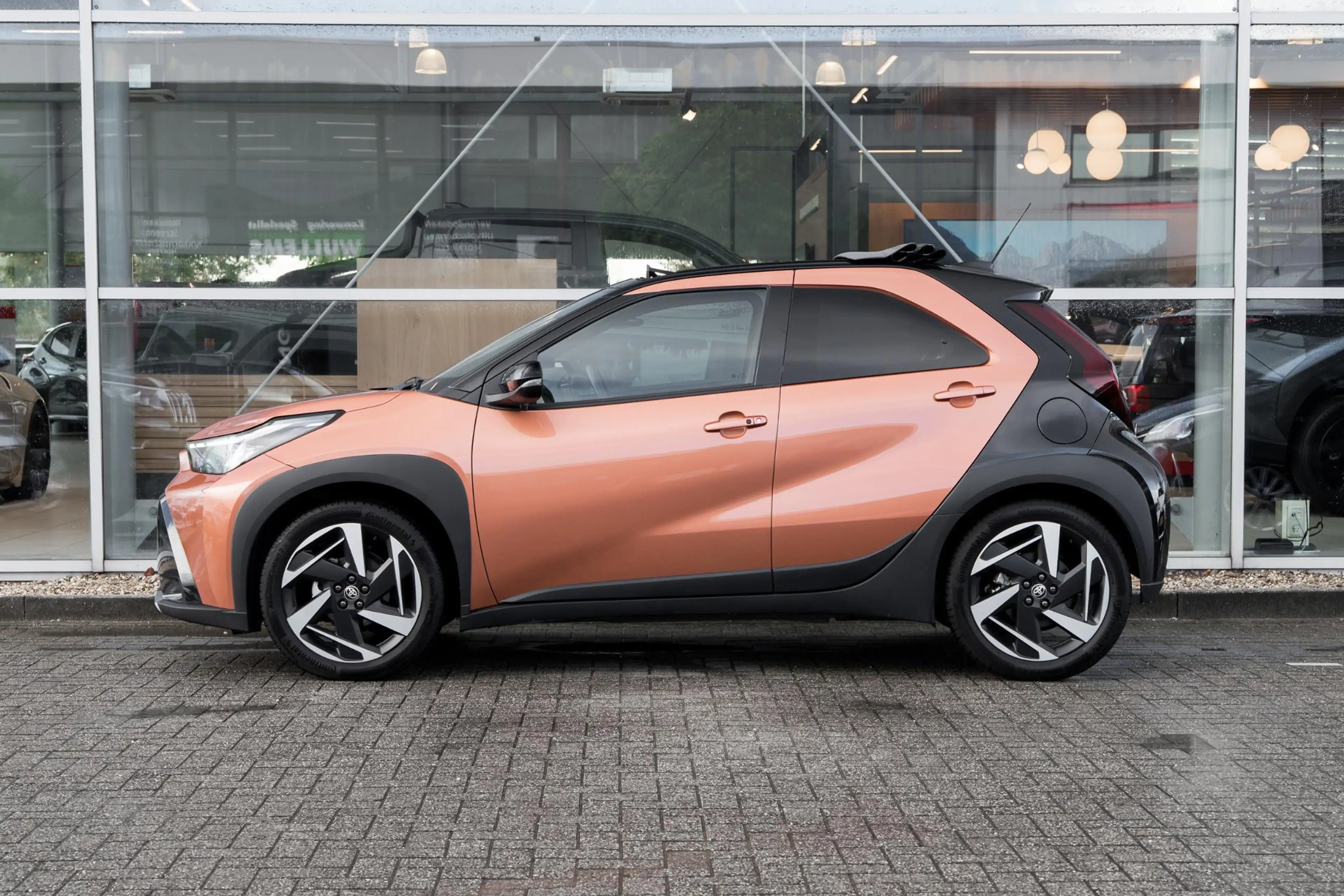 Toyota Aygo X Hybrid 115 envy — photo 10