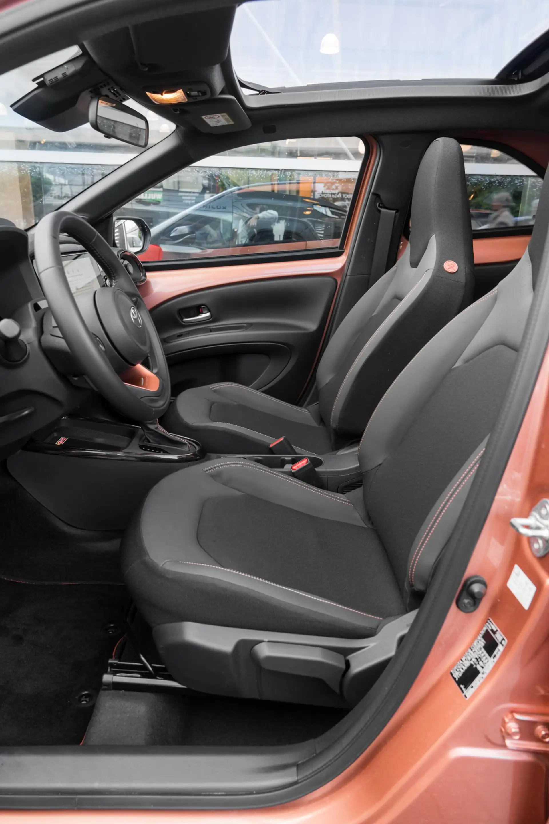 Toyota Aygo X Hybrid 115 envy — photo 13