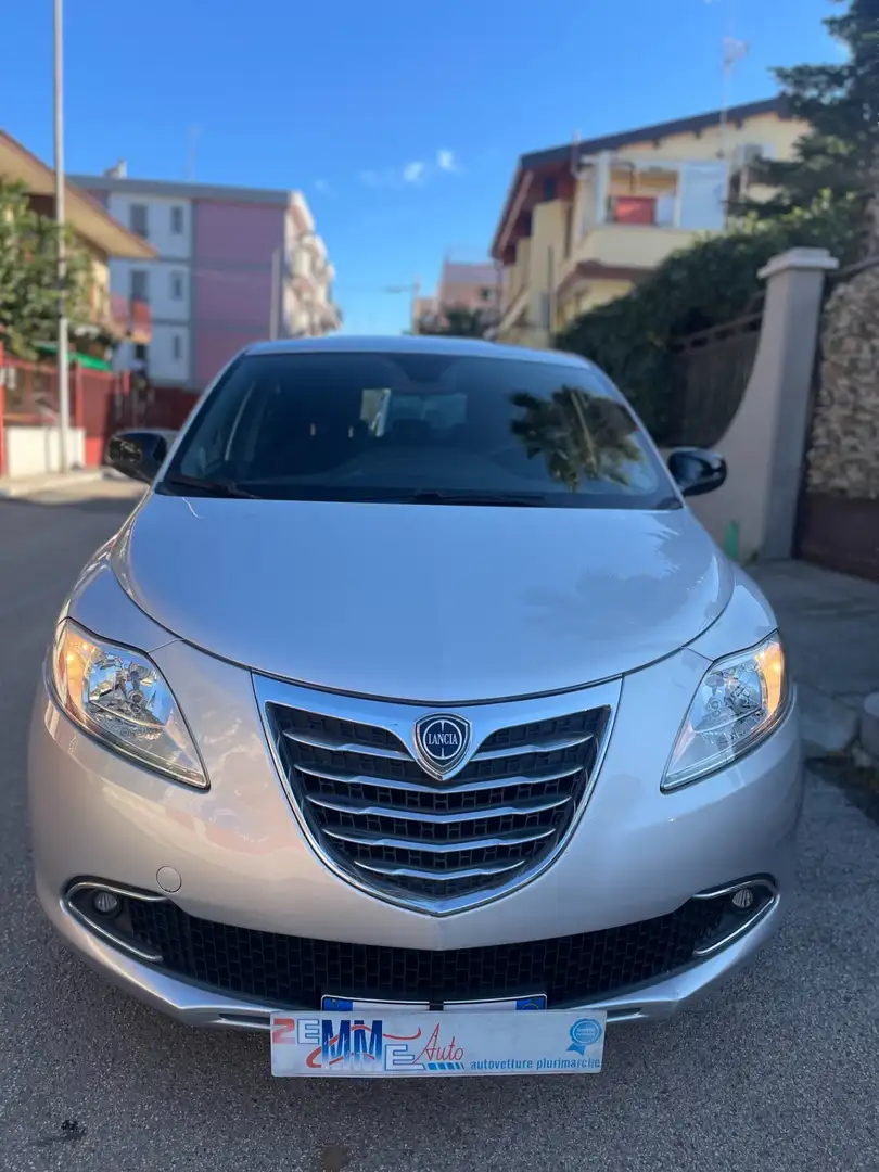 Lancia Ypsilon Lancia Ypsilon 1.2 69 CV 5 porte GPL Ecochic Gold - 2