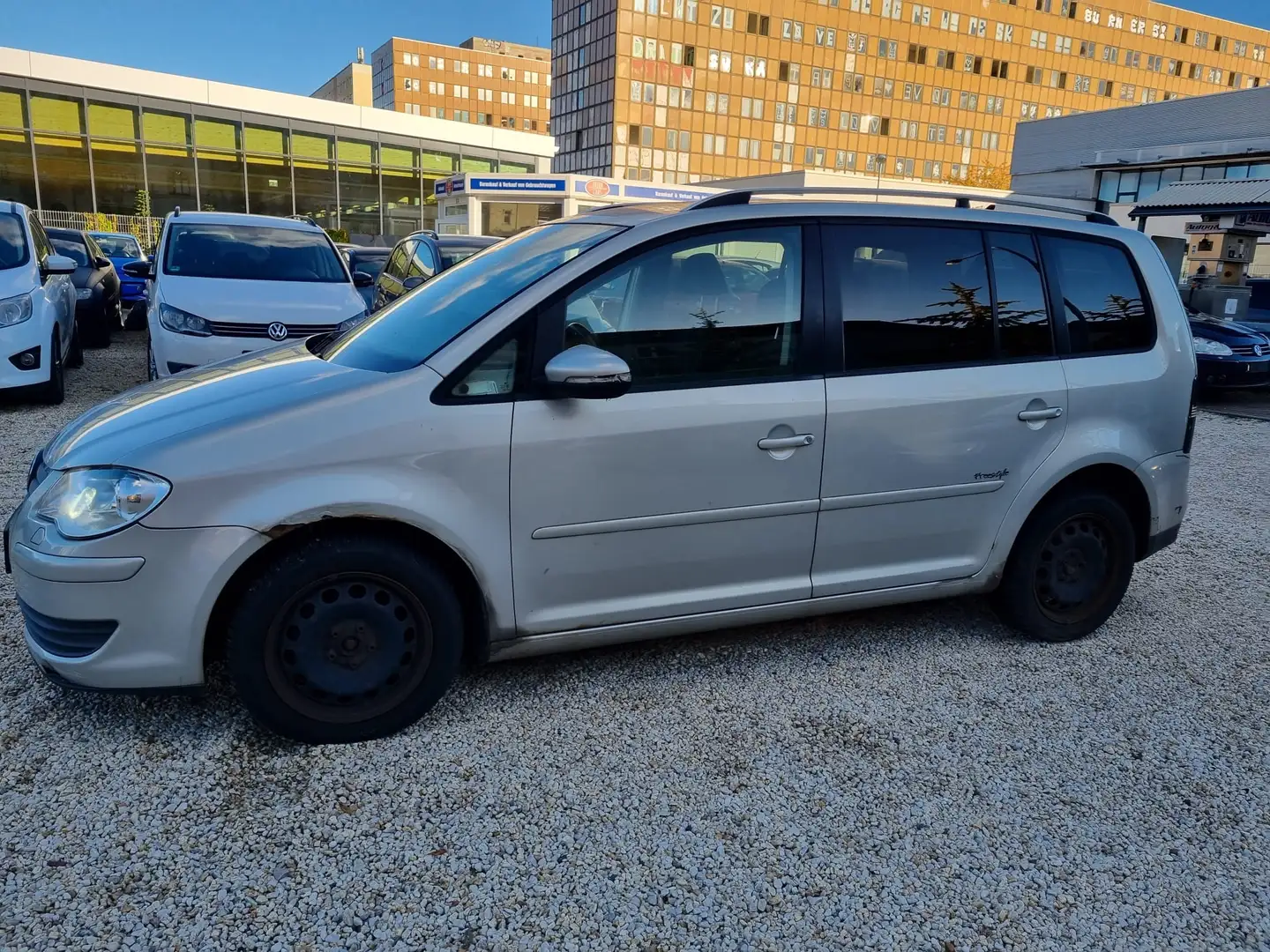 Volkswagen Touran Freestyle Grau - 2