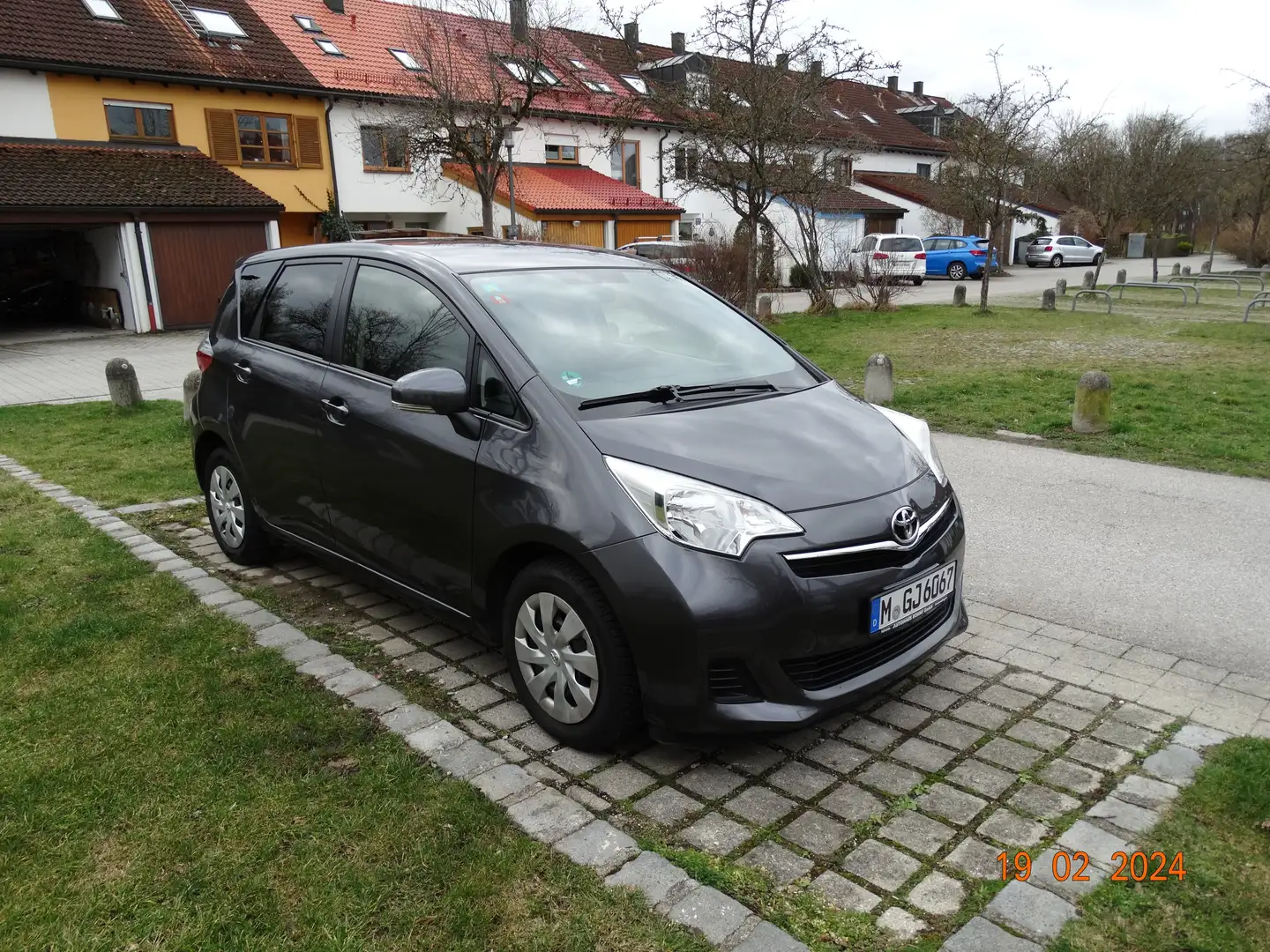 Toyota Verso-S Verso S 1.4 D-4D Life Grey - 2