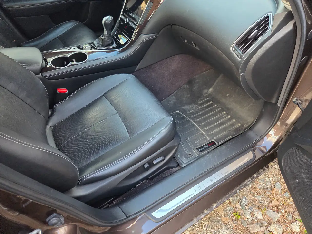 Infiniti Q50 снимка Infiniti Q50