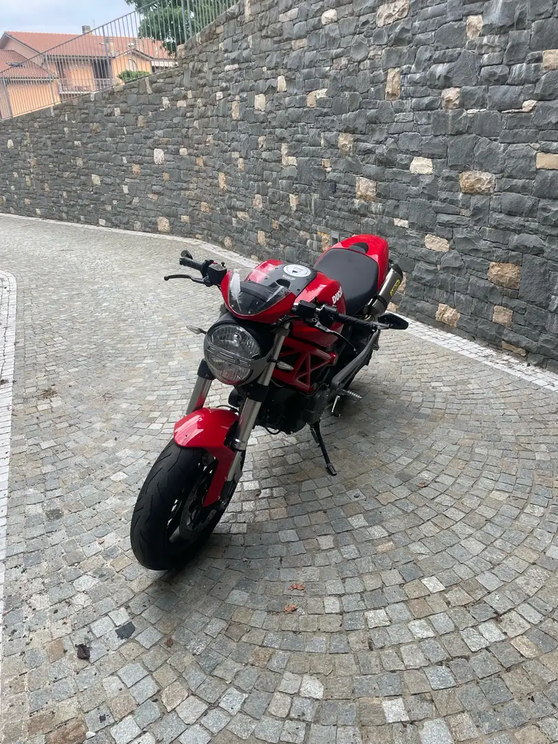 Ducati Monster 696 Červená - 1