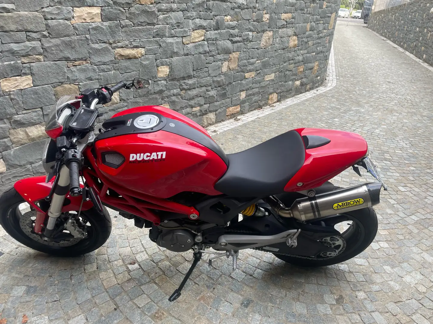Ducati Monster 696 Червоний - 2