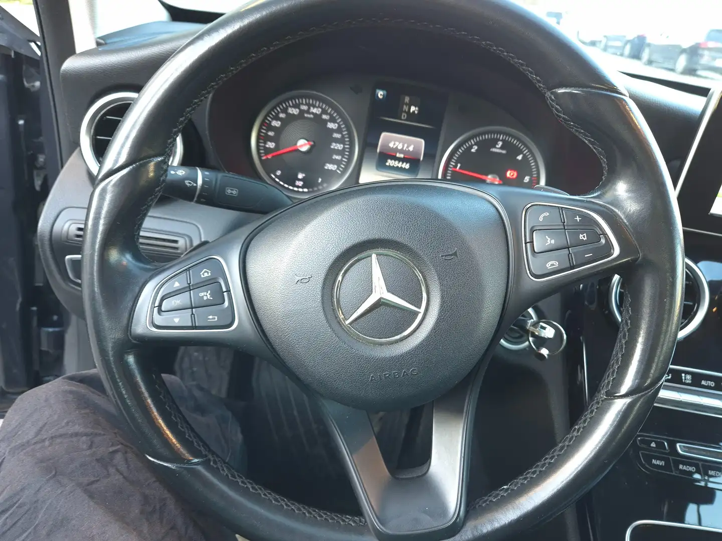 Mercedes-Benz 180 Limousine Grau - 2