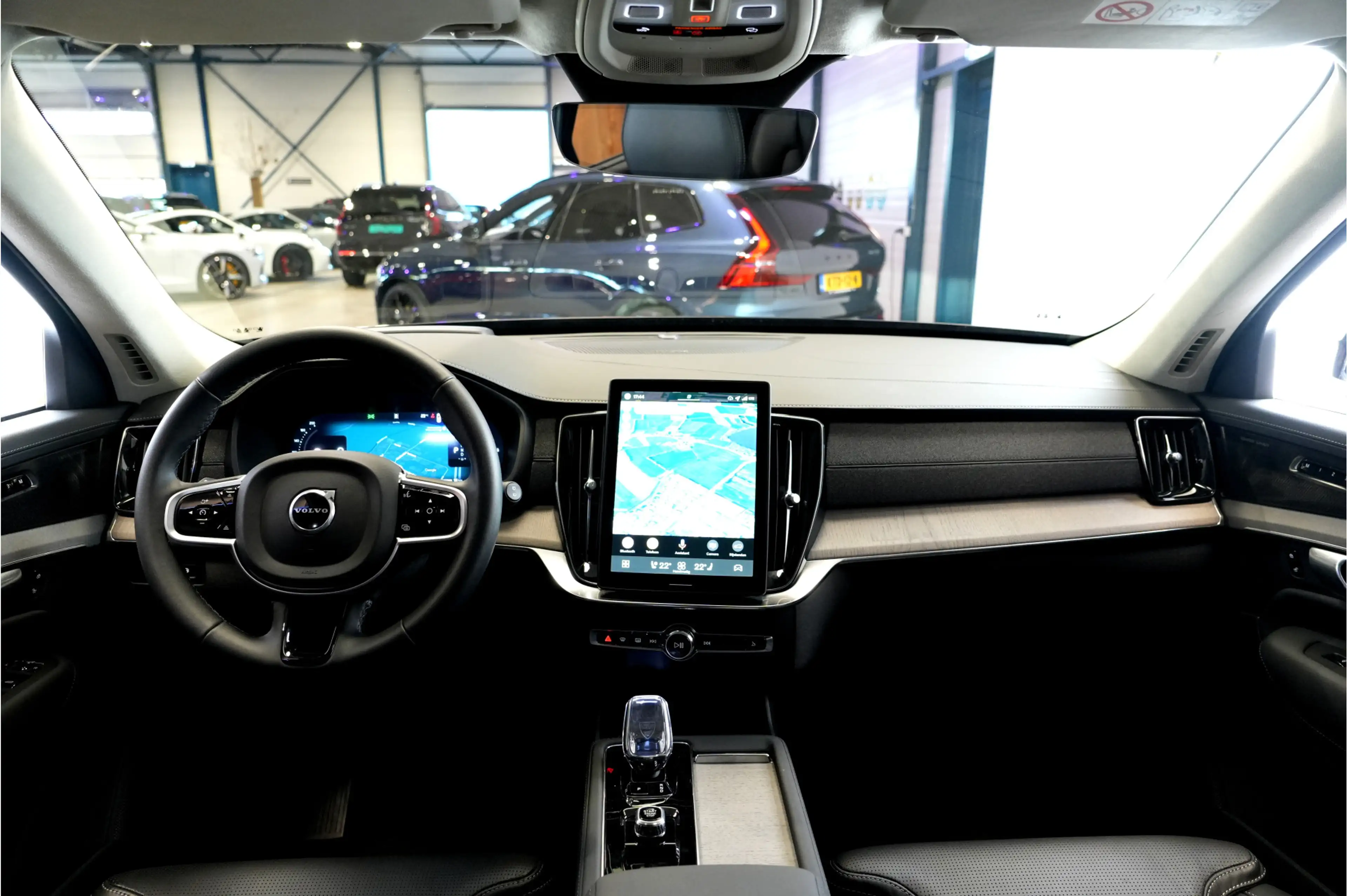 Volvo XC90 2.0 T8 AWD 335kW/456pk Aut8 Recharge Ultra Bright — photo 2