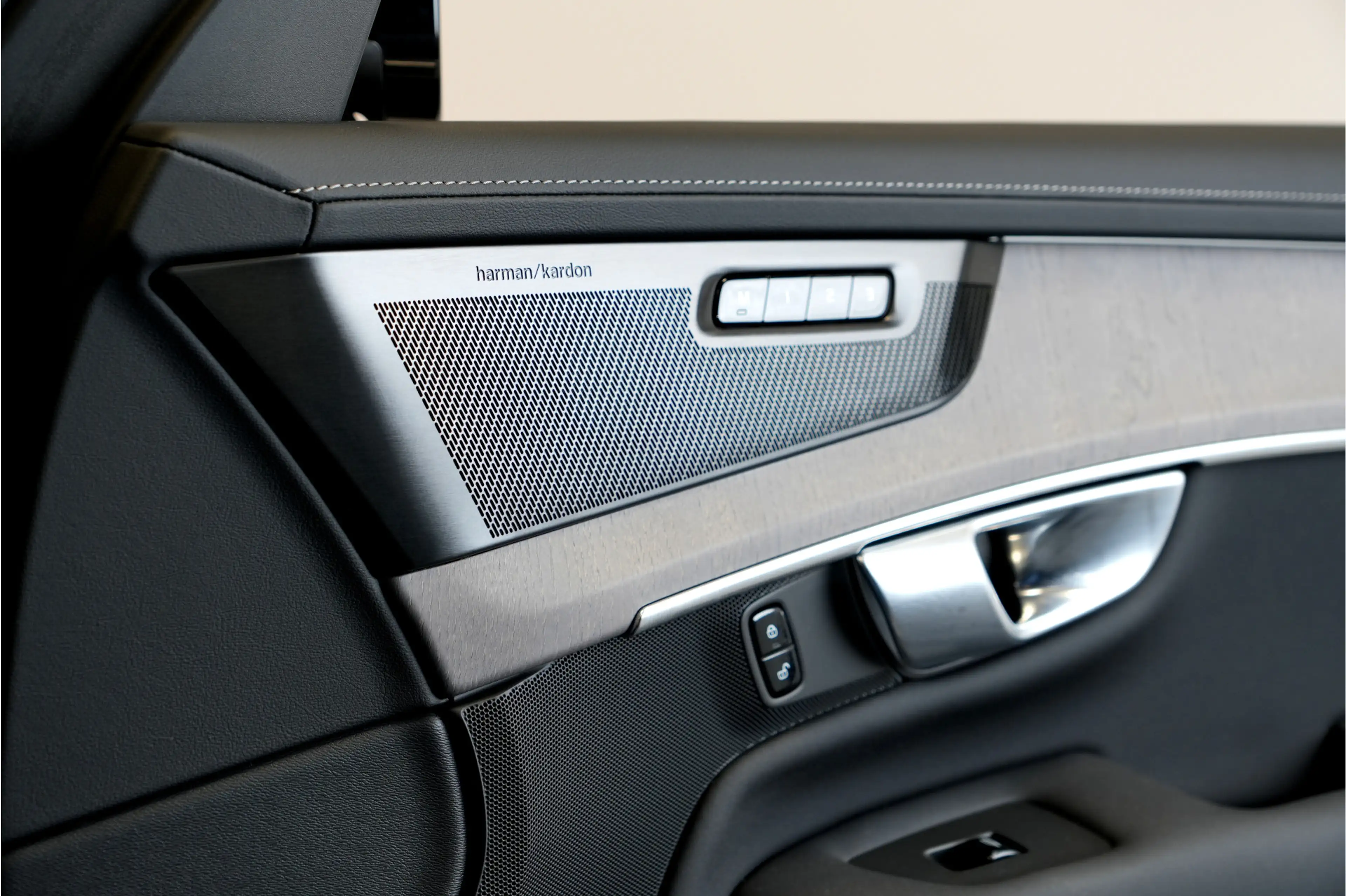 Volvo XC90 2.0 T8 AWD 335kW/456pk Aut8 Recharge Ultra Bright — photo 50