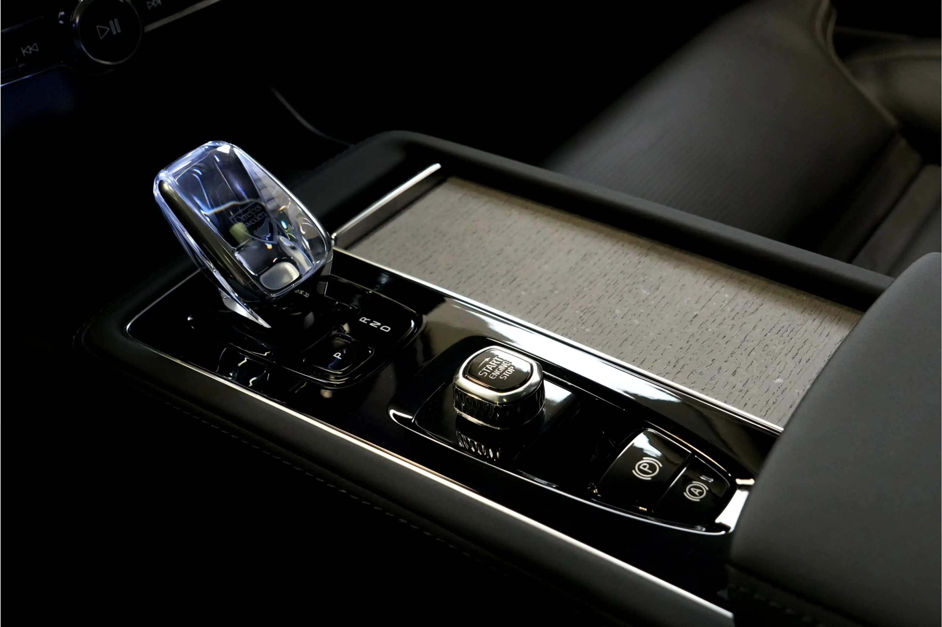 Volvo XC90 2.0 T8 AWD 335kW/456pk Aut8 Recharge Ultra Bright — photo 44