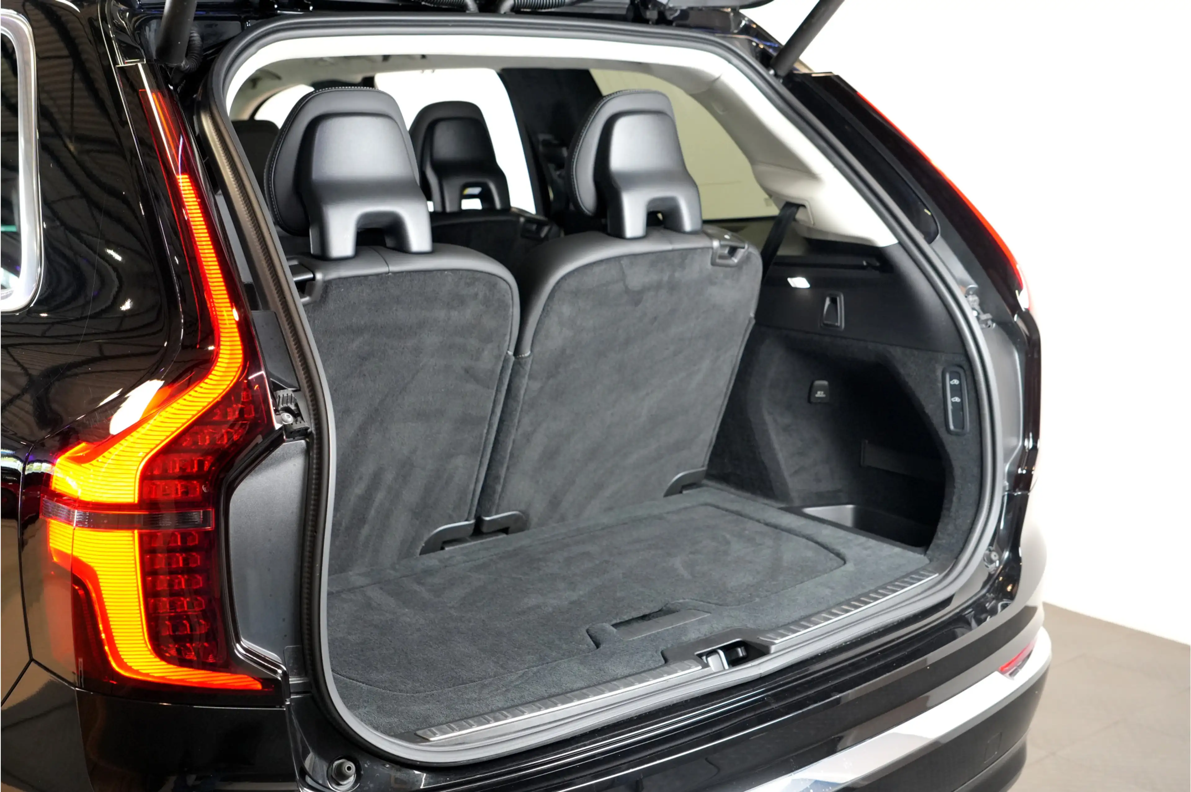 Volvo XC90 2.0 T8 AWD 335kW/456pk Aut8 Recharge Ultra Bright — photo 22