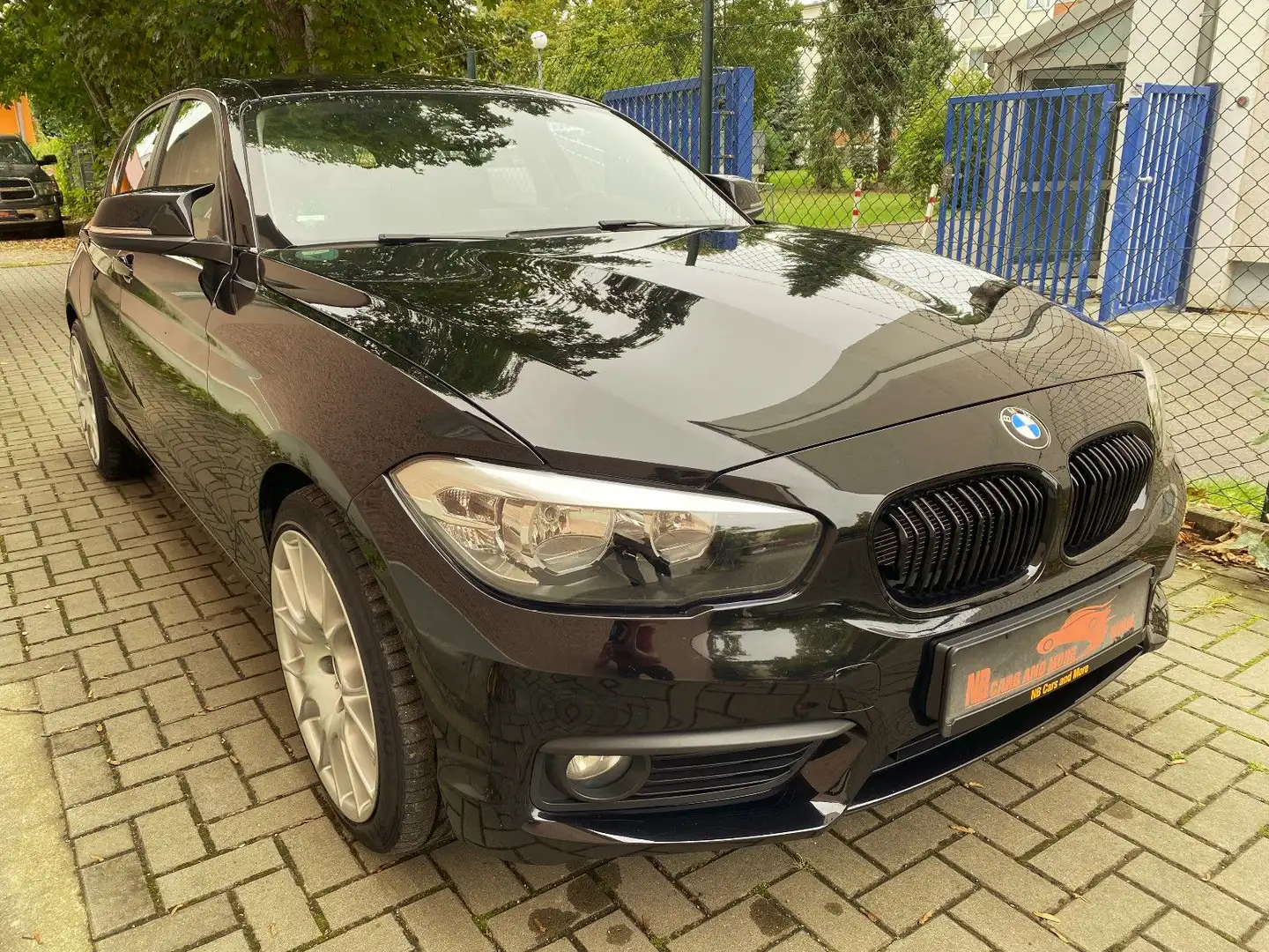BMW 116 i Advantage 5-trg. Schwarz - 1