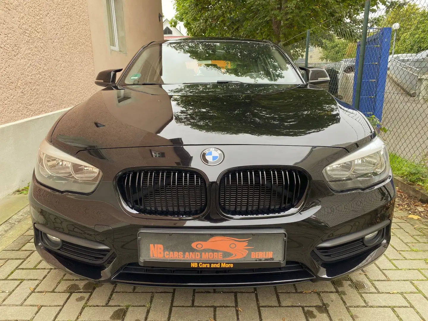 BMW 116 i Advantage 5-trg. Schwarz - 2