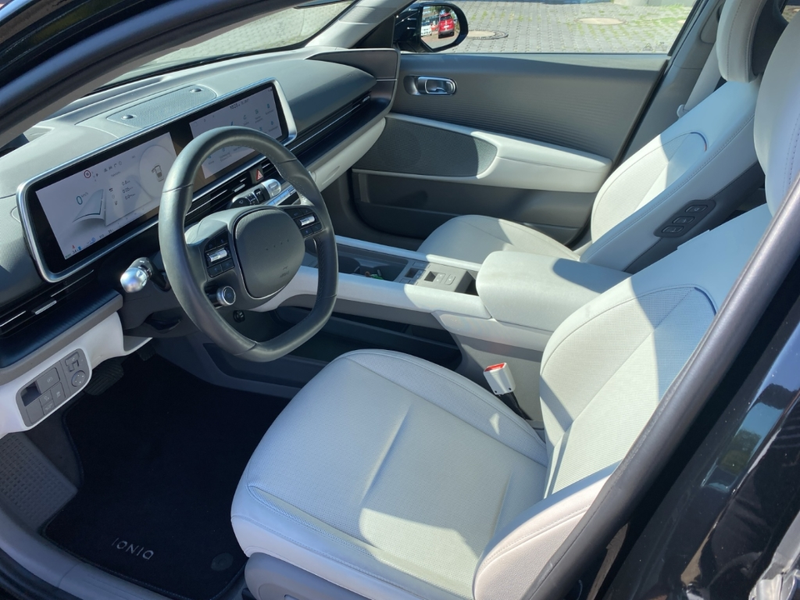 Hyundai IONIQ 6 Techniq Elektro Navi Leder Digitales Cockpit Memor — photo 11