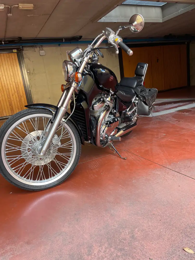Suzuki VS 600 Чёрный - 1