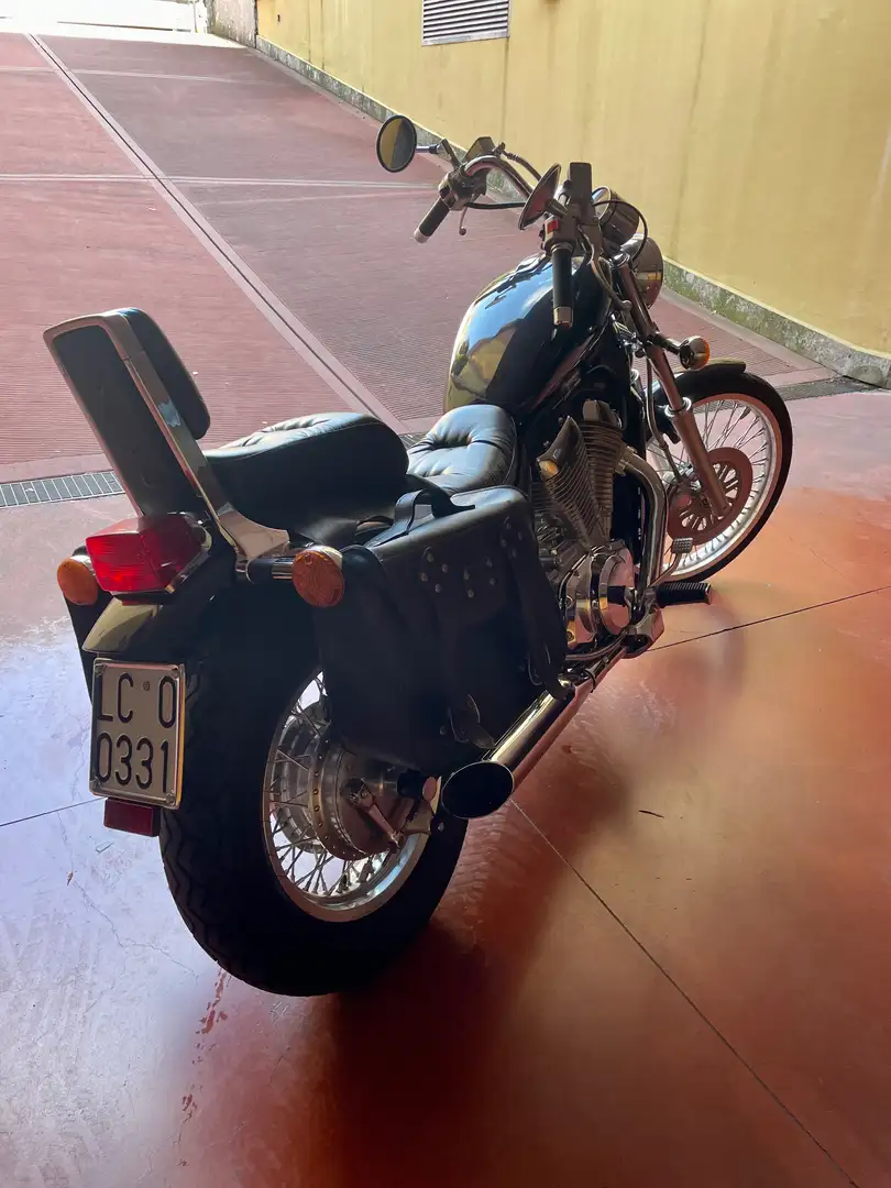Suzuki VS 600 Чёрный - 2
