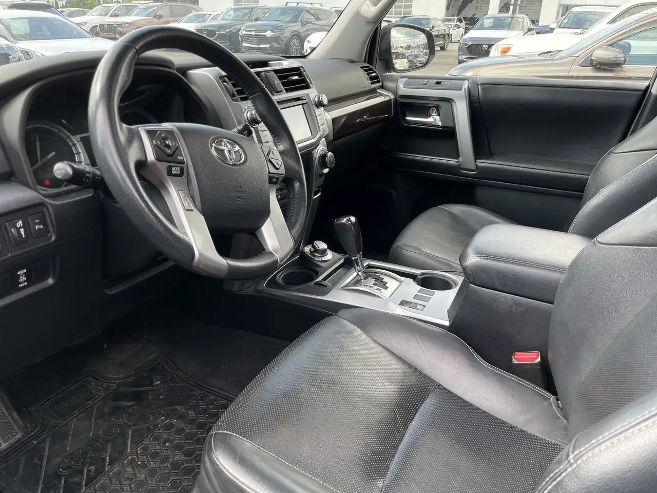 Toyota 4-Runner снимка Toyota 4-Runner