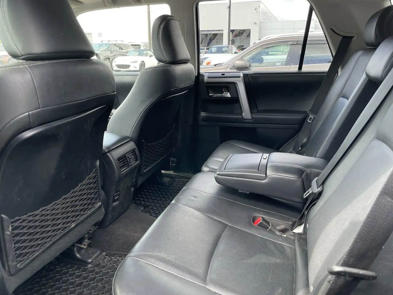 Toyota 4-Runner снимка Toyota 4-Runner