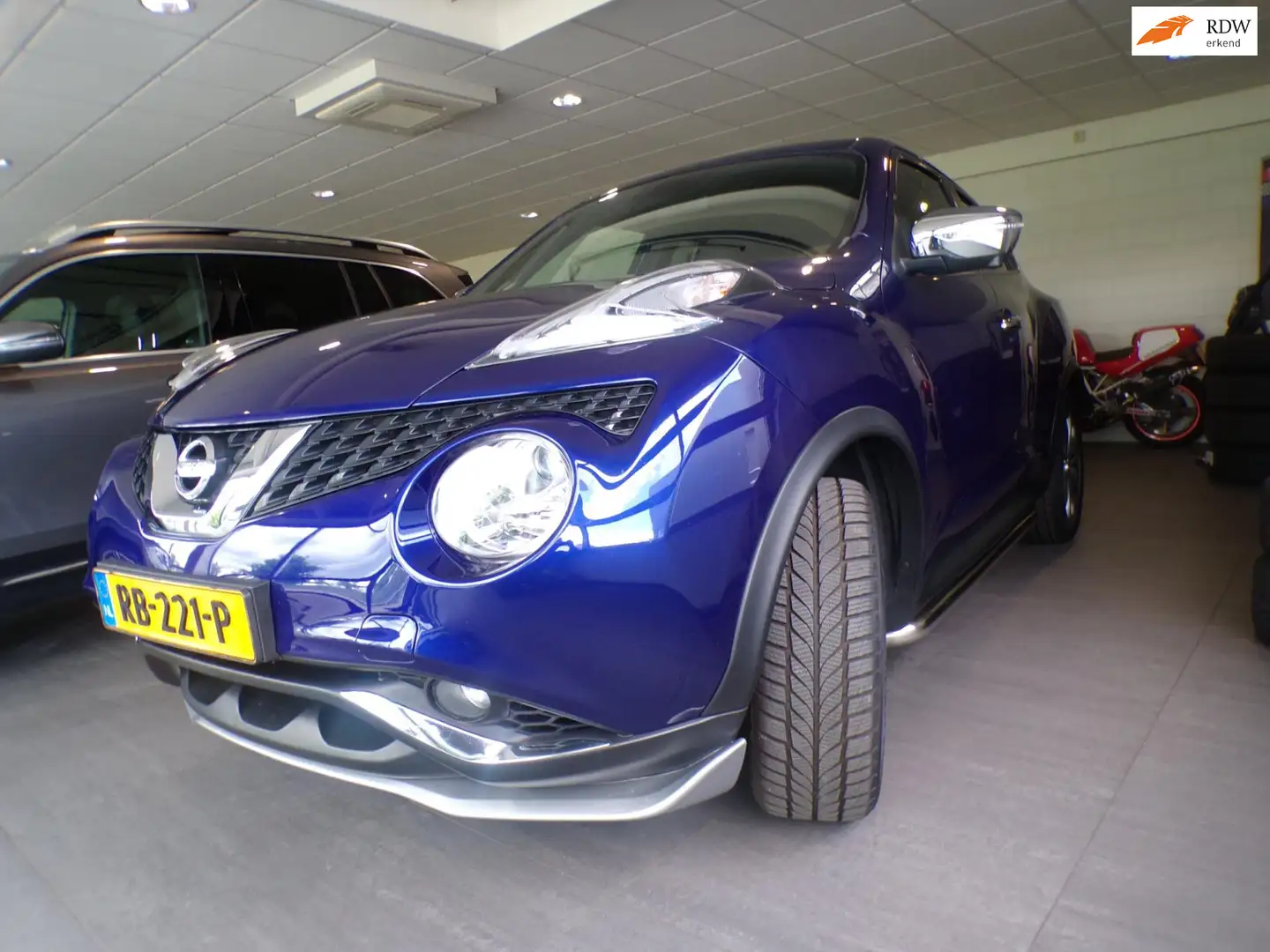 Nissan Juke 1.6 Tekna Automaat Bleu - 1
