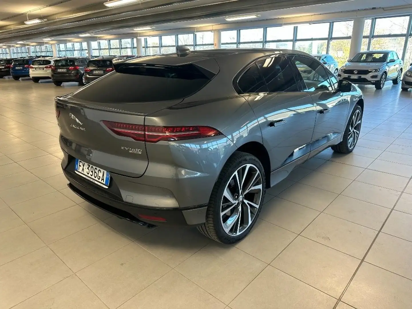 Jaguar I-Pace I-Pace EV 90kWh HSE awd 400cv auto Grigio - 2