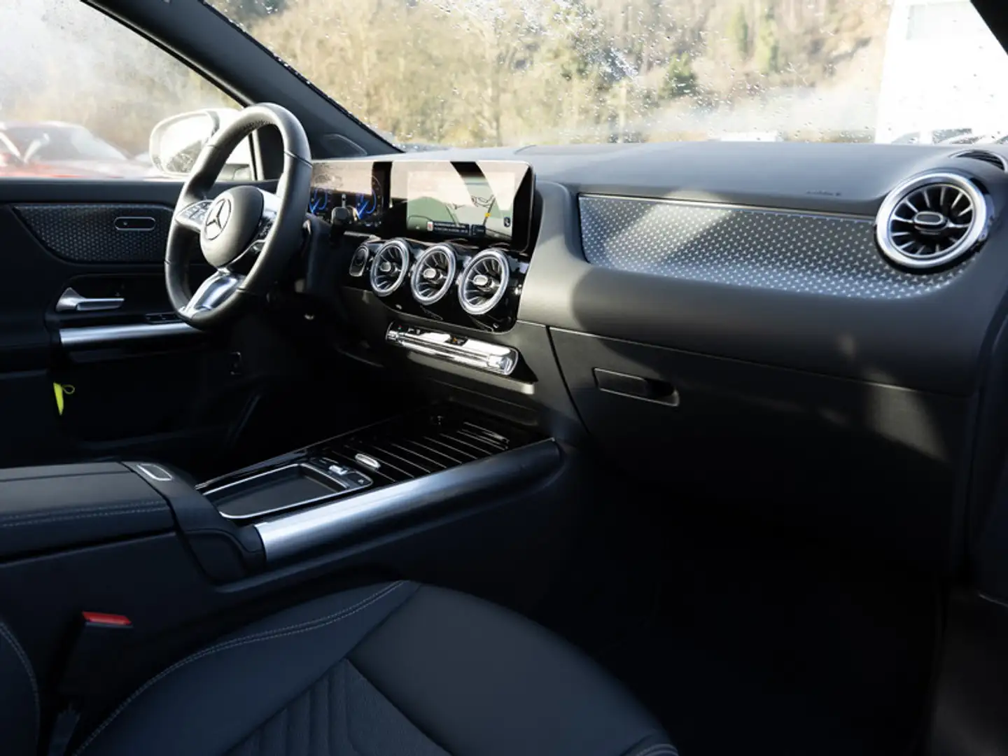 Mercedes-Benz EQA 300 4M Progressive/LED/Cam/Pano/AHK/Totw/18" Weiß - 2