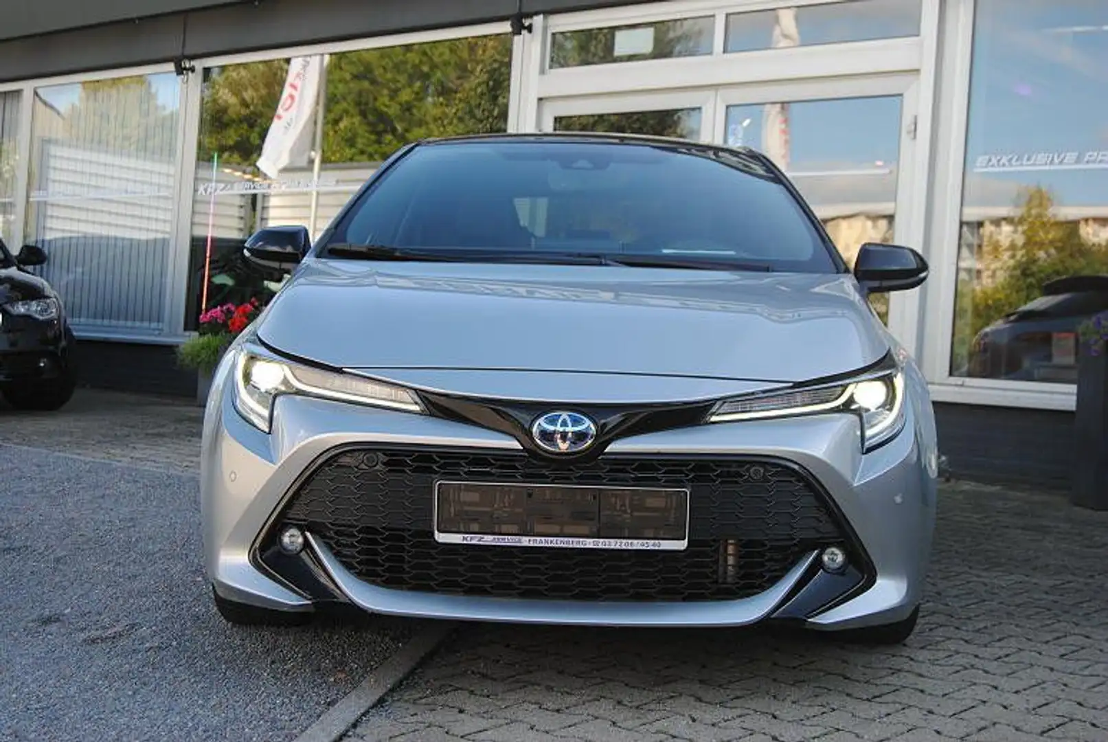 Toyota Corolla 1,8 Hybrid Team Deutschland.Style.Kamera Silber - 2