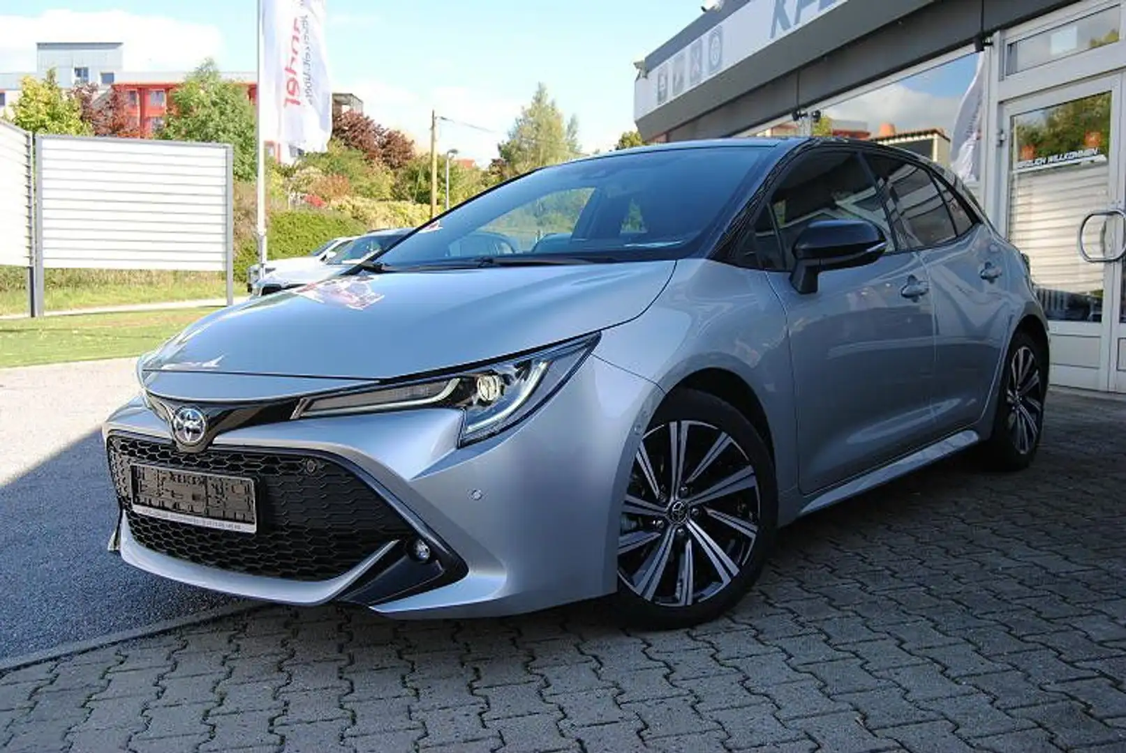 Toyota Corolla 1,8 Hybrid Team Deutschland.Style.Kamera Silber - 1