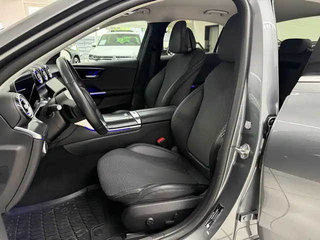 Mercedes-Benz C-Class view 14