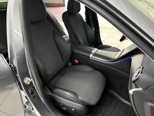 Mercedes-Benz C-Class view 12