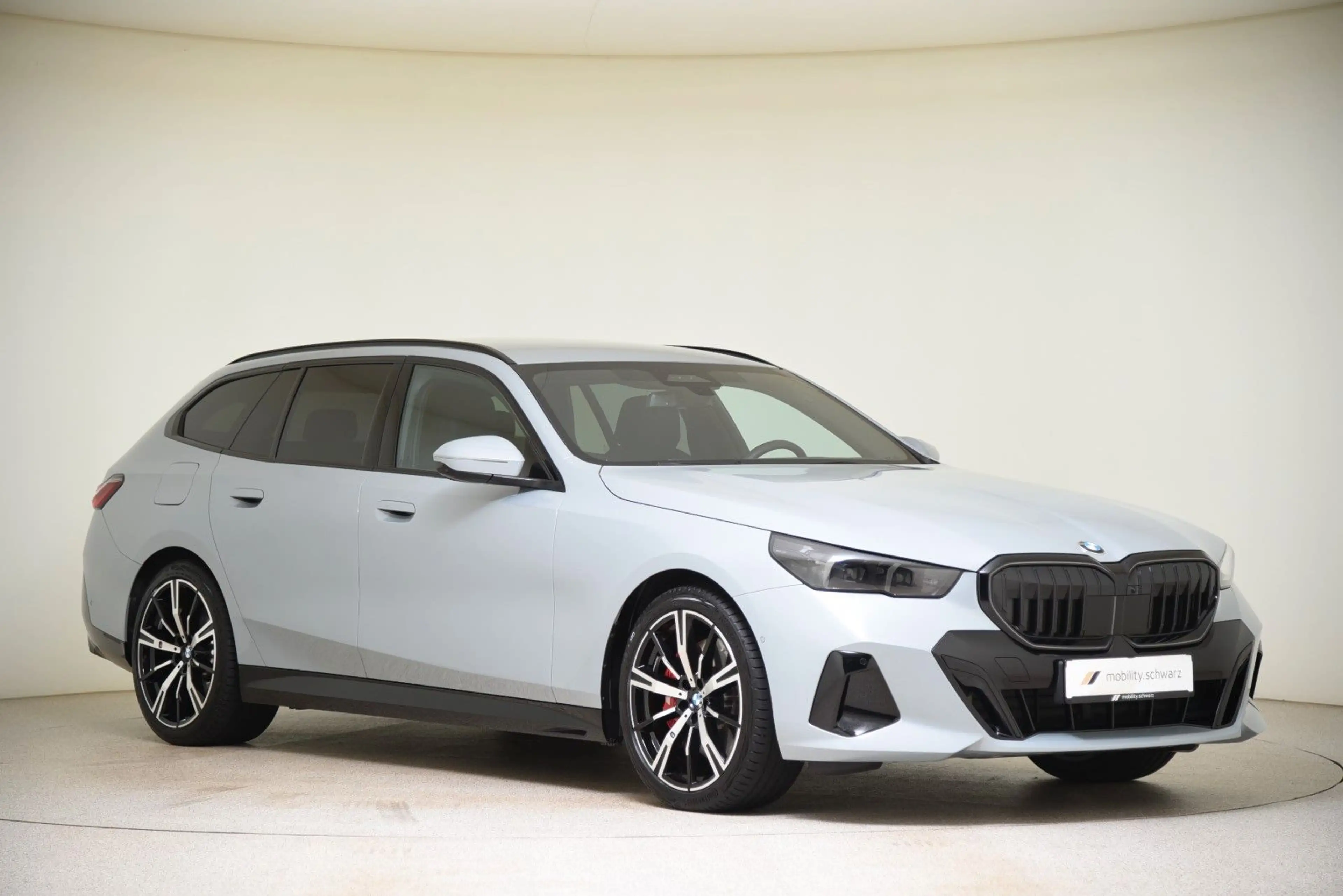 BMW 540 d xDrive Touring M Sport Pro StandHzg LED AHK — photo 4