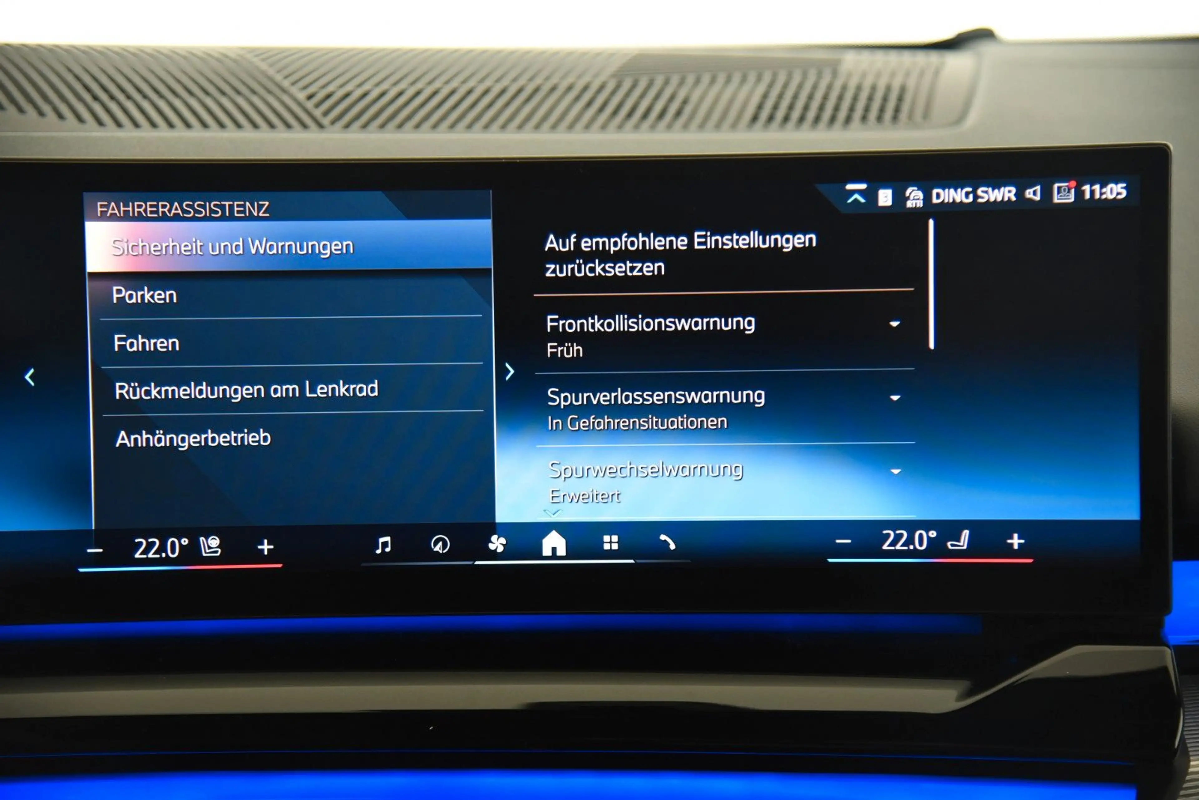 BMW 540 d xDrive Touring M Sport Pro StandHzg LED AHK — photo 15
