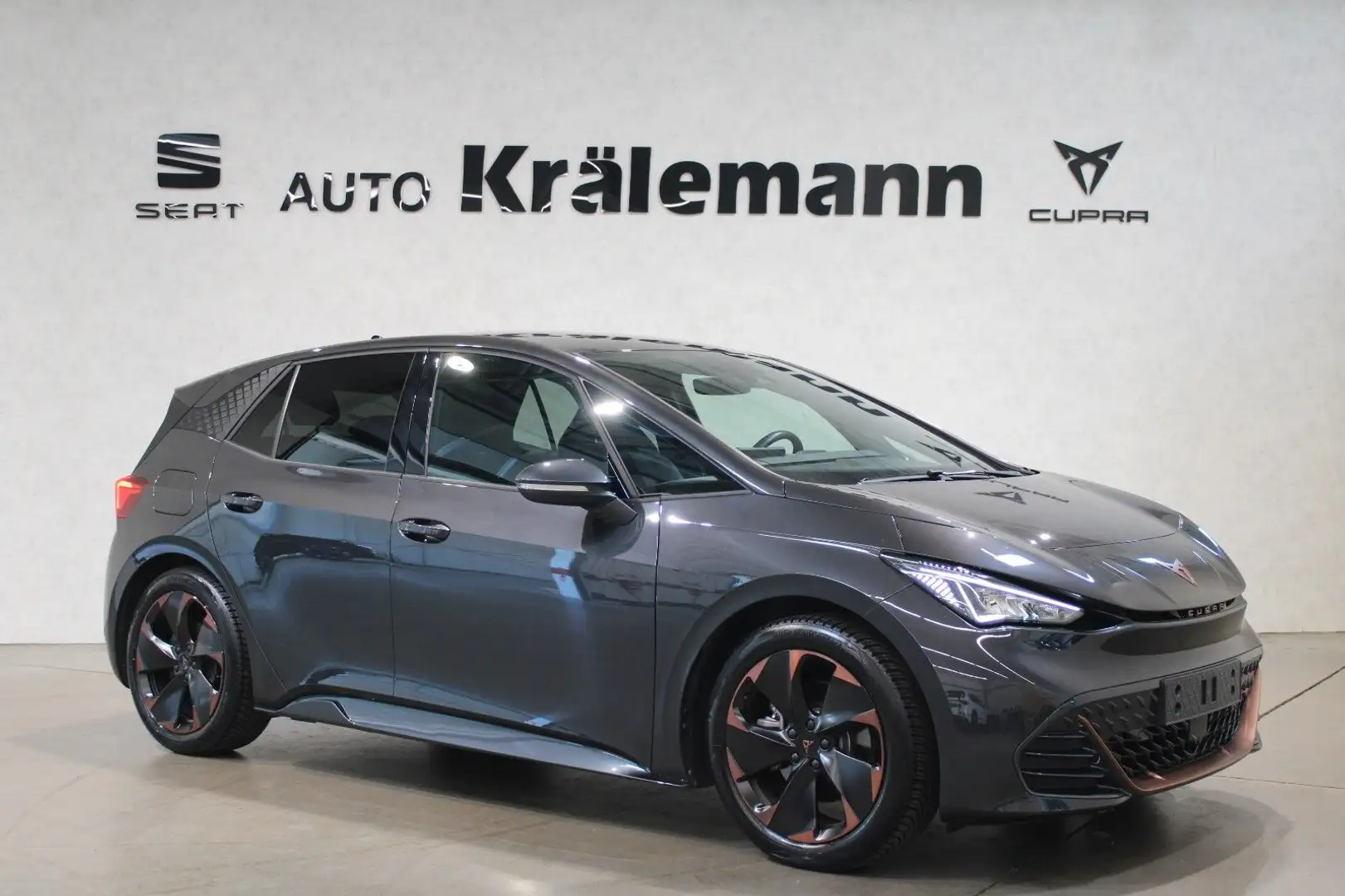 CUPRA Born 150 kW *LED*NAVI* Сірий - 1