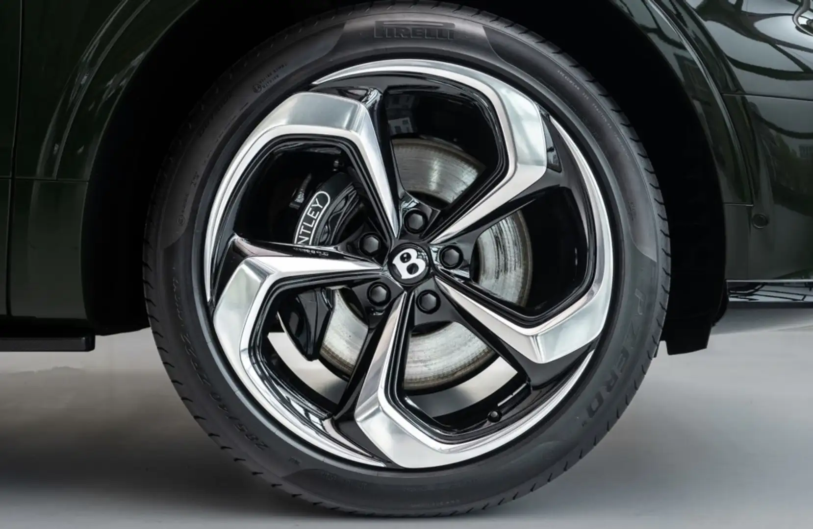 Bentley Bentayga V8 S zelena - 1