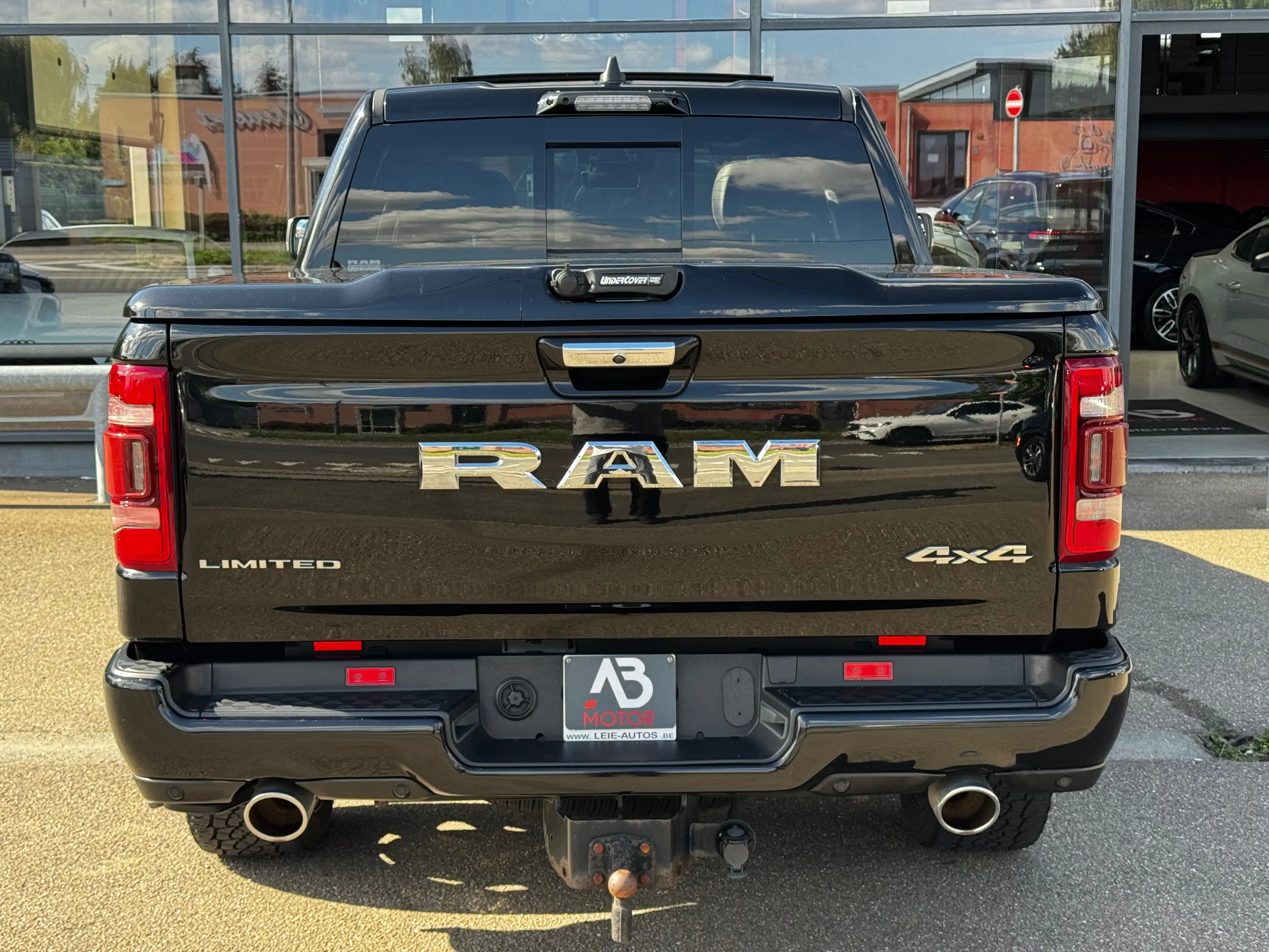 Dodge RAM 1500 LIMITED HEADUP DISPLAY TOIT PANO 1ER PROPRIETAIRE LPG 200 L FULL OPTION TVA DEDUCTIBLE — photo 9