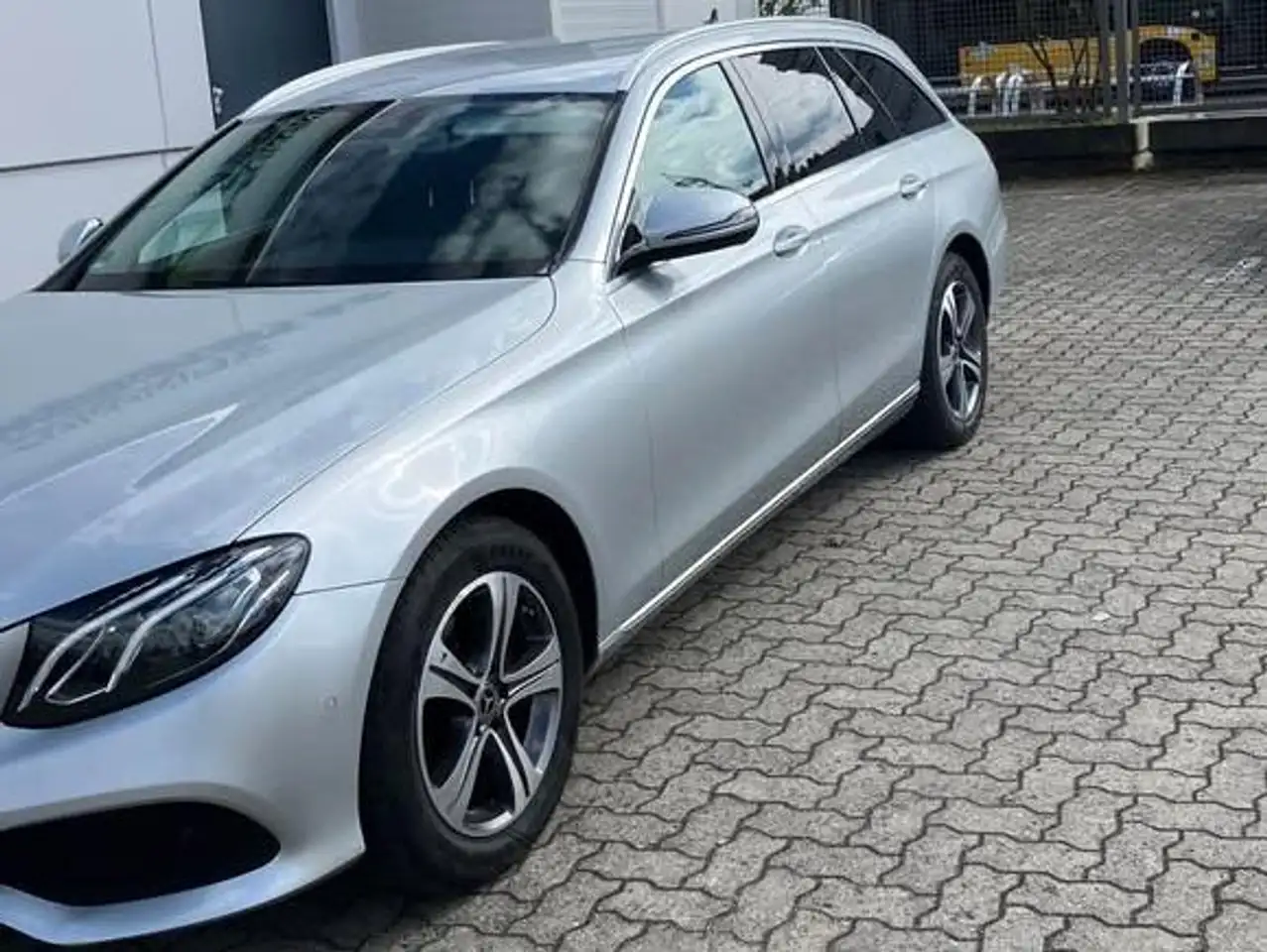 Mercedes-Benz E 220