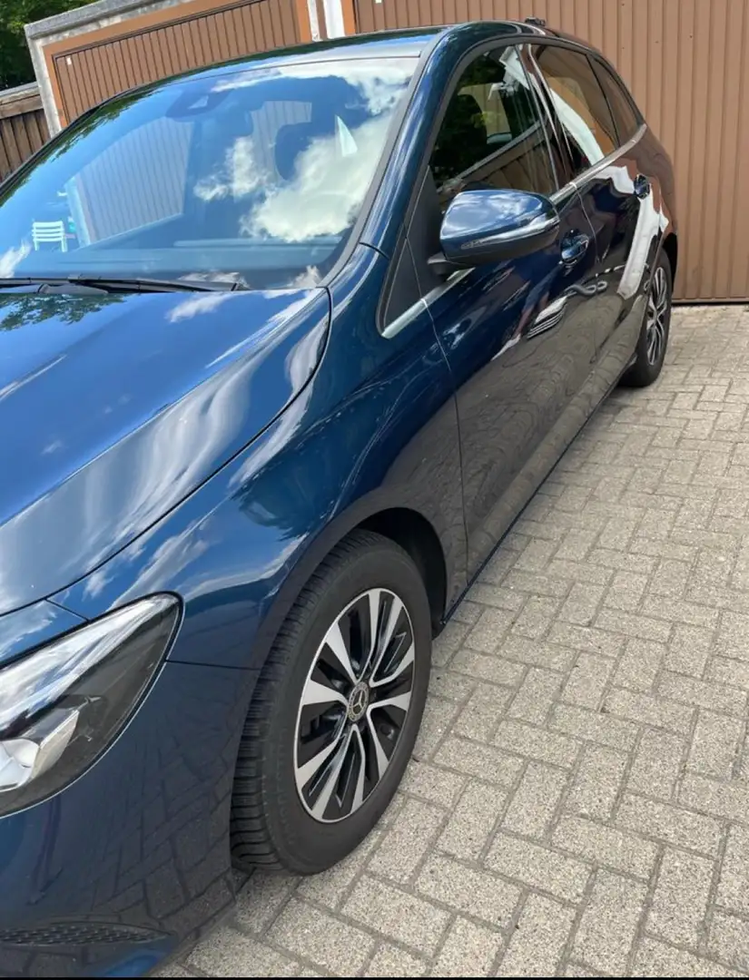 Mercedes-Benz B 200 B 200 d (247.012) Синій - 2