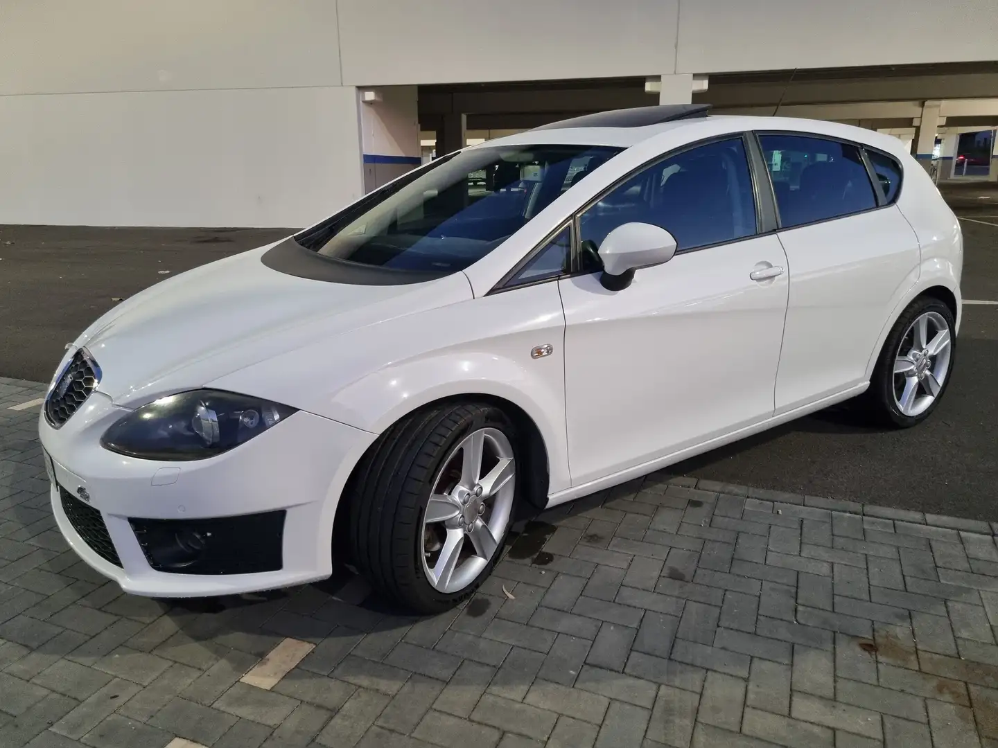 SEAT Leon SEAT LEON FR 2.0 TDI 170CV - 2