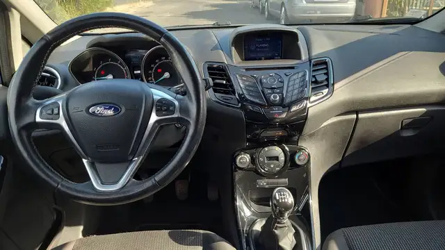 Ford Fiesta view 11