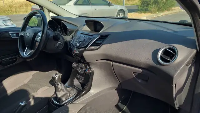 Ford Fiesta view 10