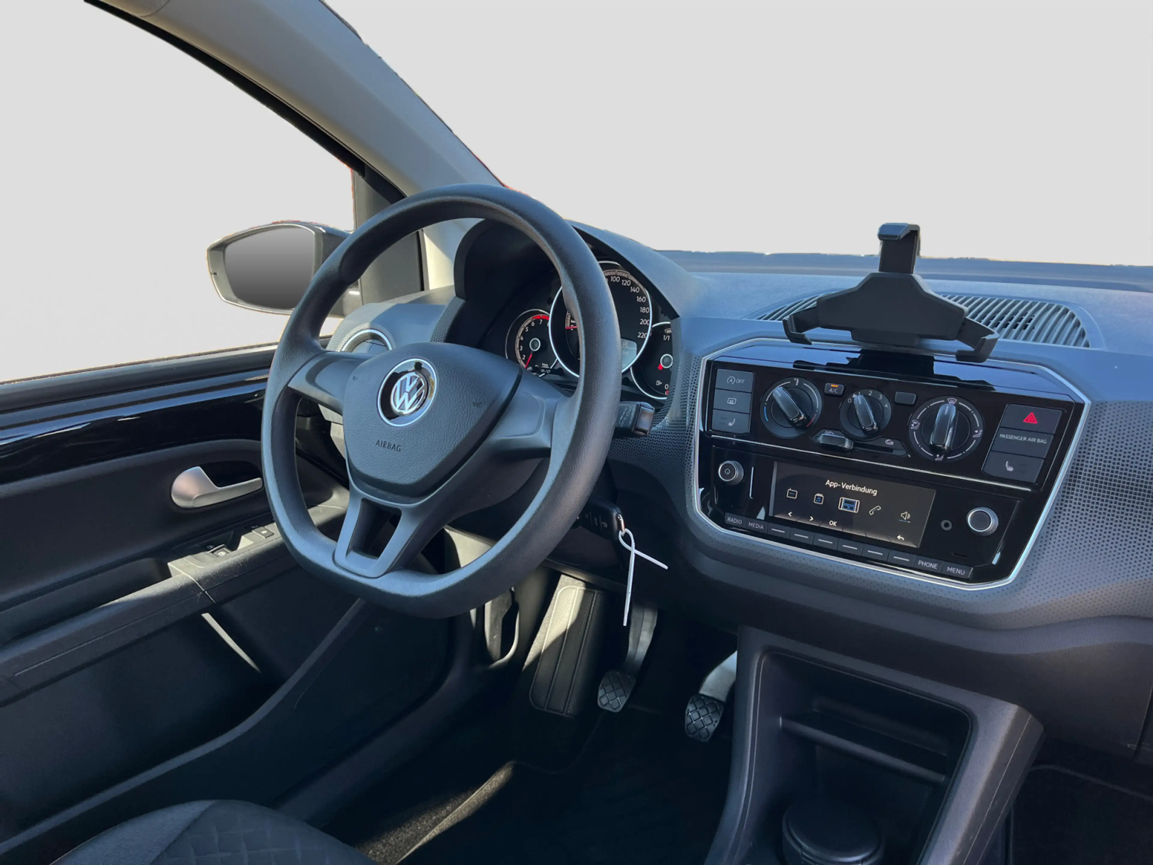 Volkswagen up! 1.0 Start-Stopp Join Sitzheizung Klima Bluet — photo 6