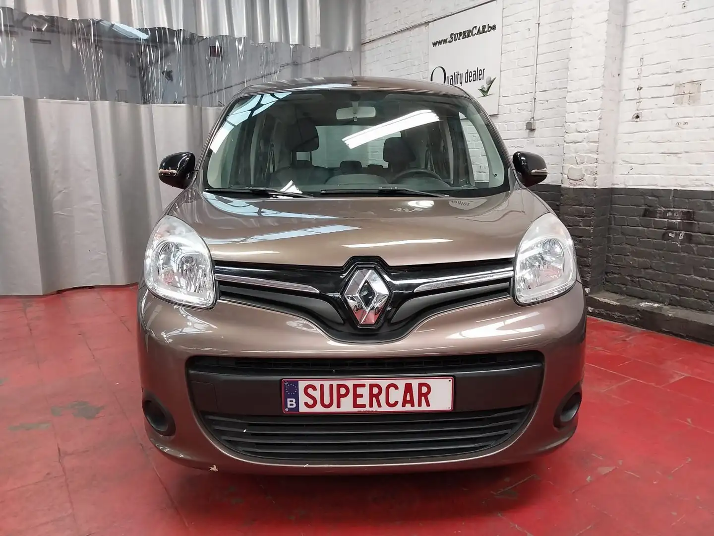 Renault Kangoo Kangoo 1.2 TCe * A/C * Bluetooth * 212 x 48 mois * Brun - 2