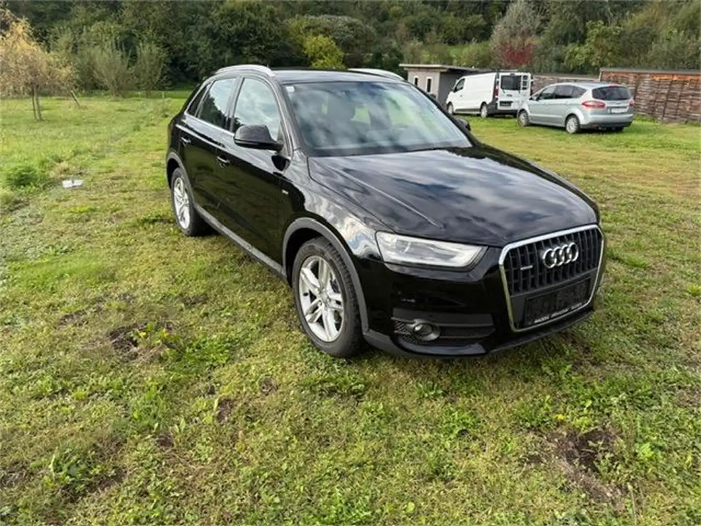 Audi Q3 2,0 TFSI quattro S-Line Schwarz - 2