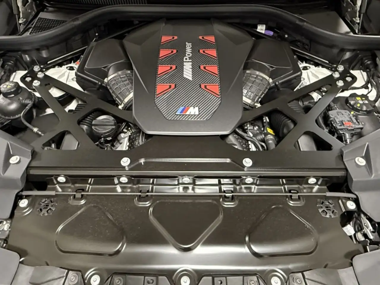 BMW X5 M снимка BMW X5 M