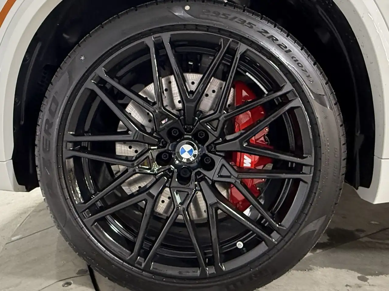 BMW X5 M снимка BMW X5 M